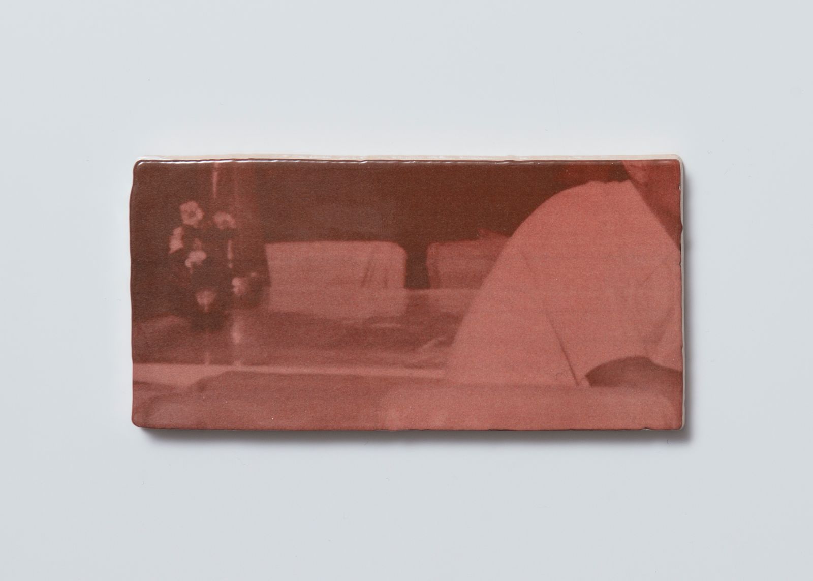 © Sander Coers - Obituary no. 06, 2024 - UV Print on Ceramic - 7,5 x 15 x 1 cm