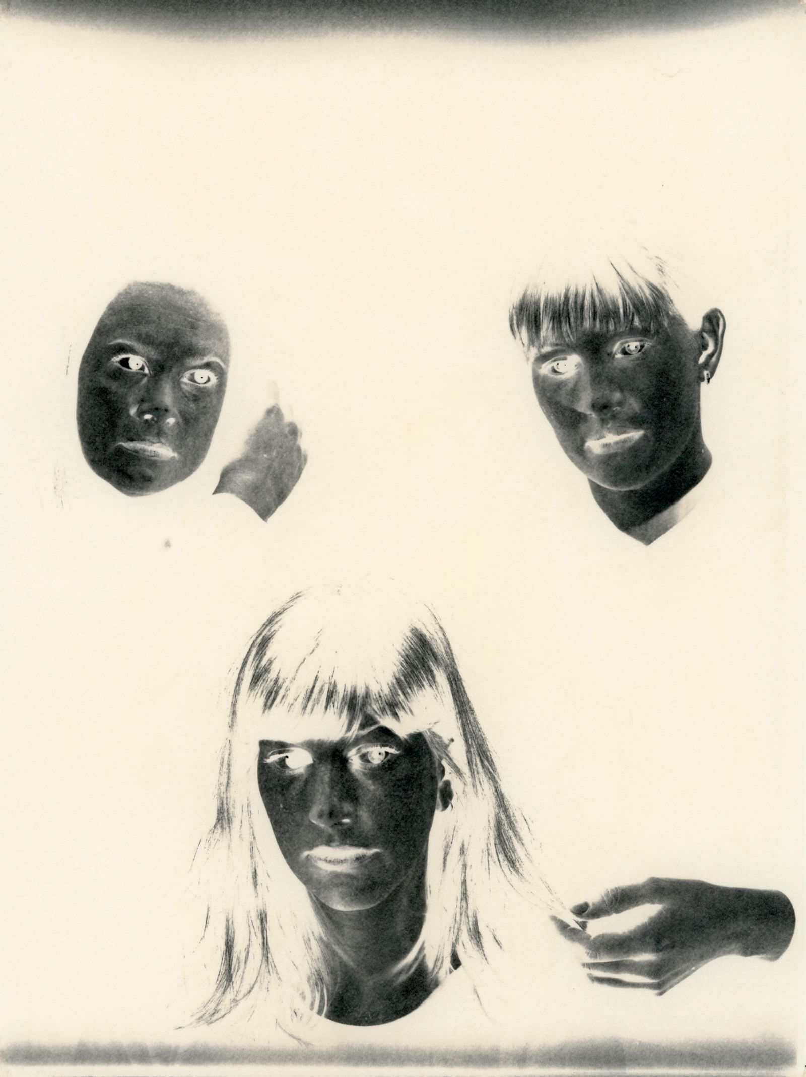 © Deanna Pizzitelli - Three Women, V, 2018, Toned Silver Gelatin Print © Deanna Pizzitelli / Courtesy of Stephen Bulger Gallery