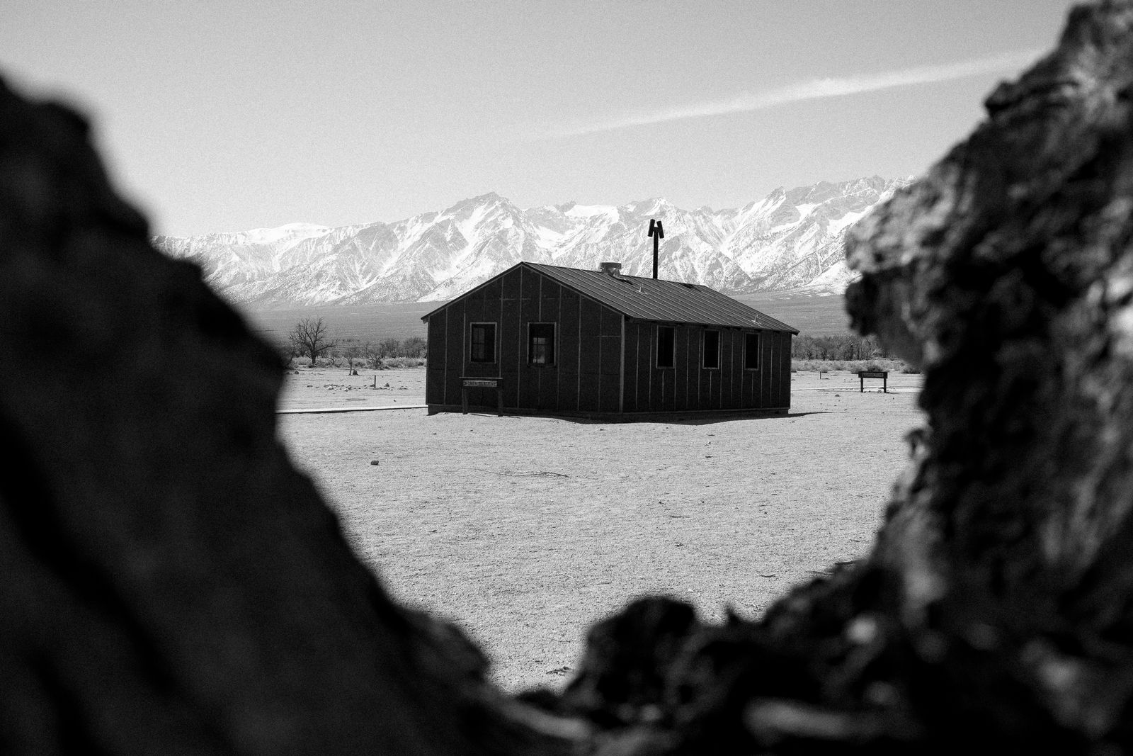 © Phoenix Kanada - Hugged by the Valley