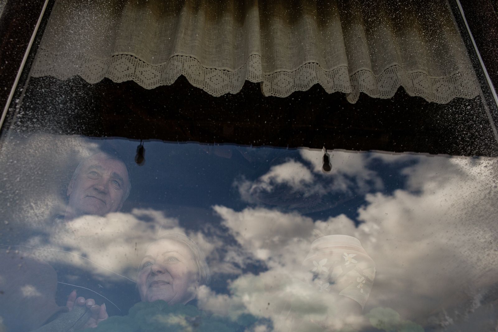 © Maurizio Gjivovich - Konstantin and his wife - Rezina village in the Transnistrian security zone