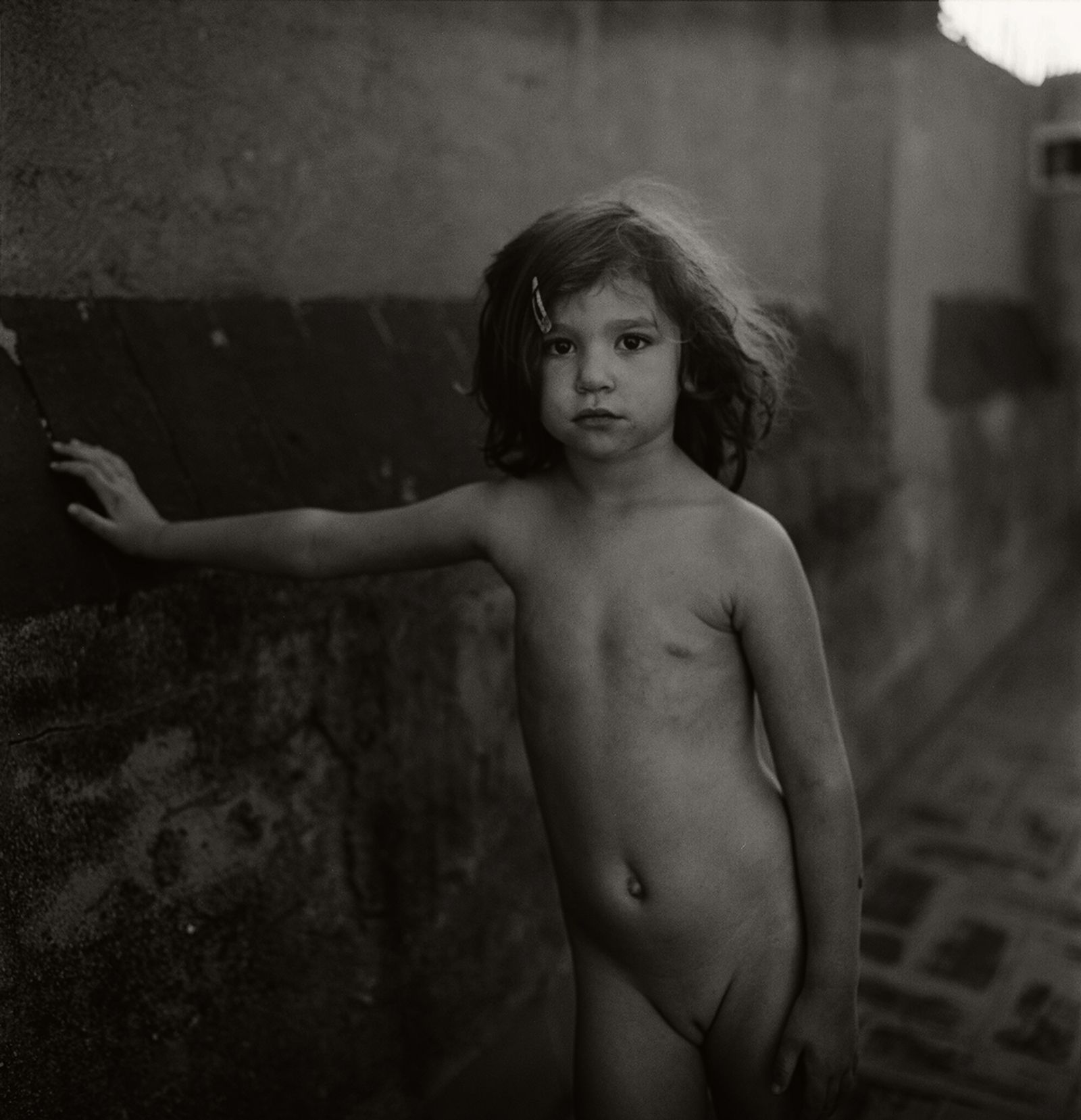 © Paola de Grenet - Image from the At  touching  distance photography project