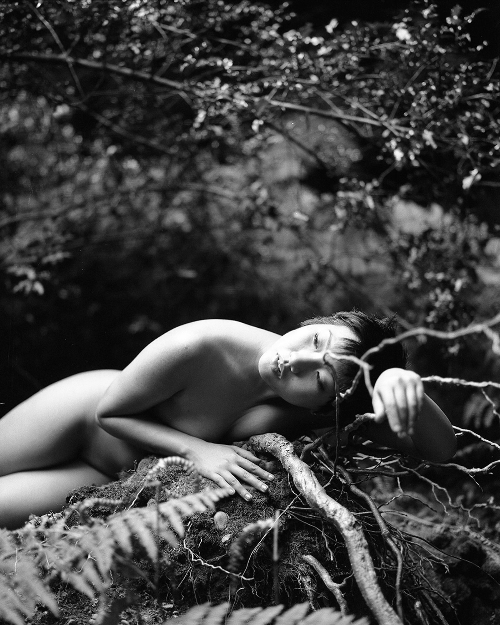 © Selina Mayer - Minh-Ly Trinh, Epping Forest 2016. Silver gelatin print.
