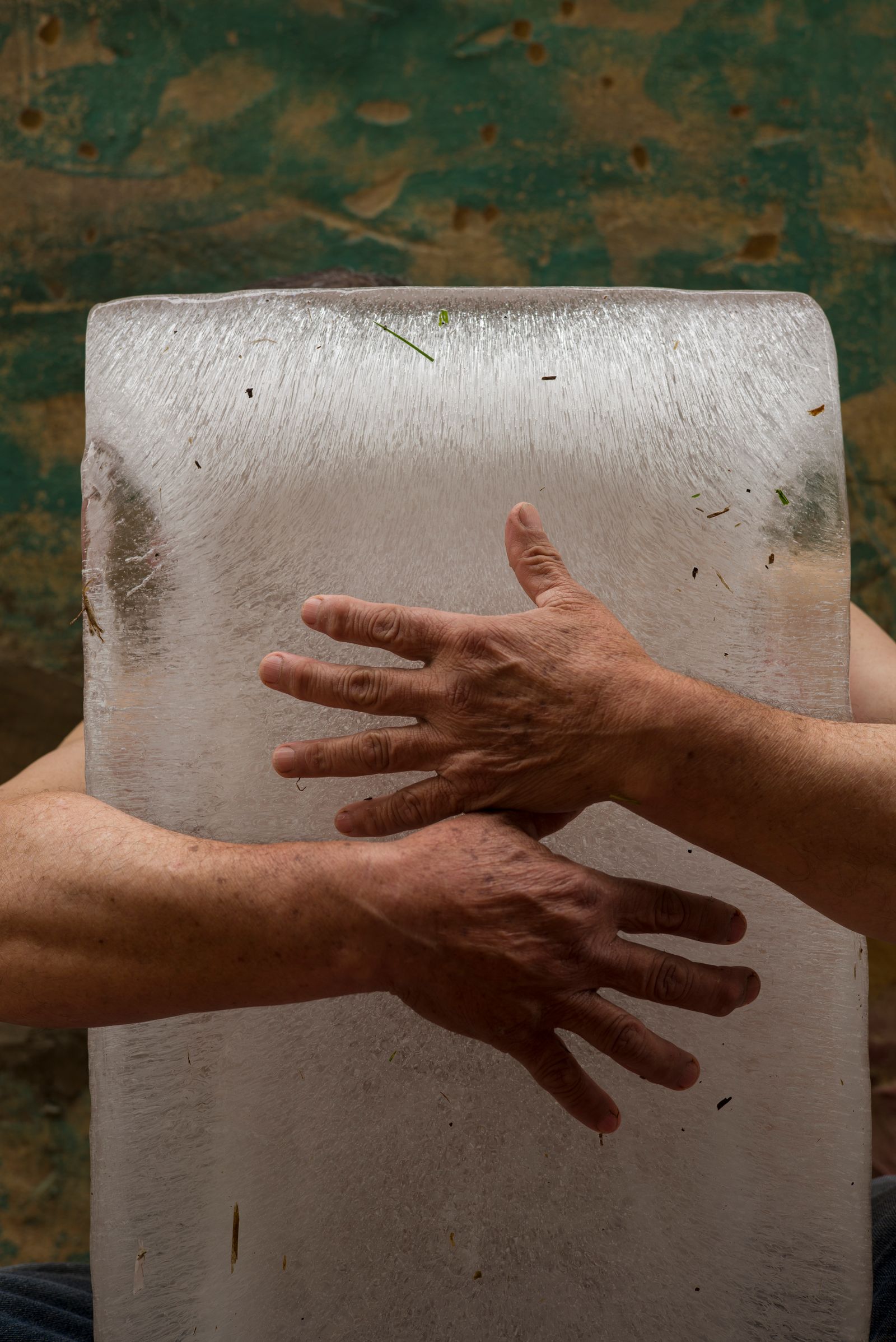 © Luis Cobelo - Hold tight, even if it burns