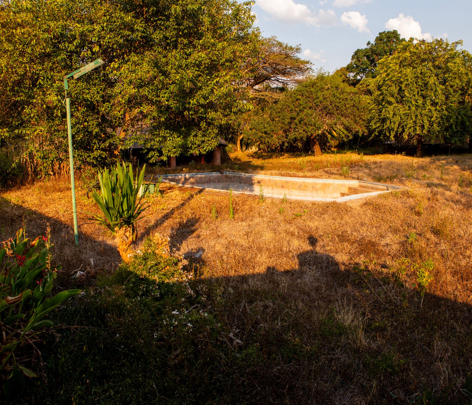 © Jono Terry - Image from the Born in Africa. Death Unknown photography project