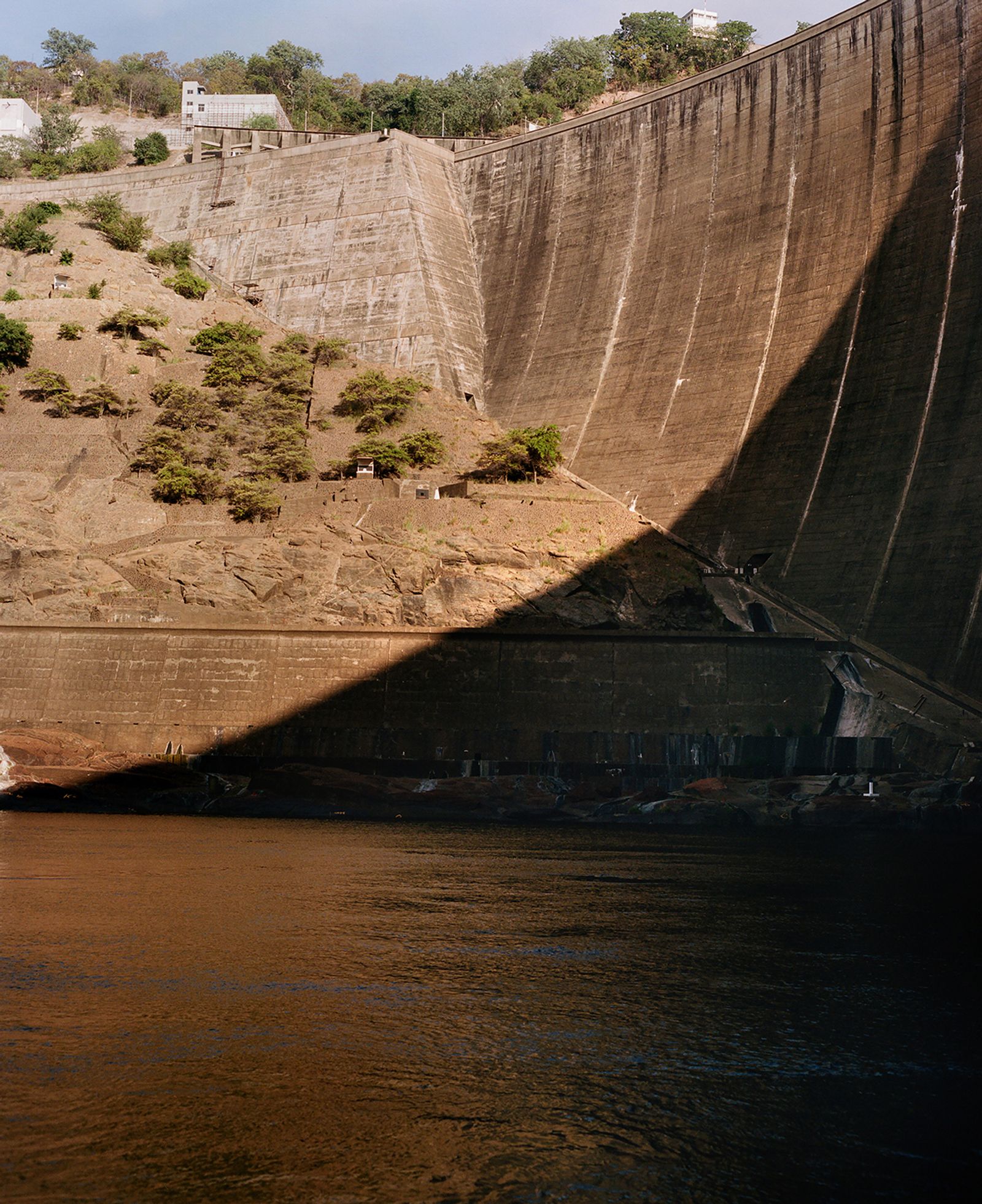 © Jono Terry - The view from below the Kariba dam wall, on the Zambian side looking towards Zimbabwe.