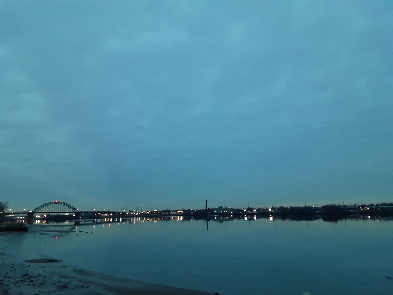 © Henry Monfleury - Image from the On The Delaware river during covid19 pandemic photography project