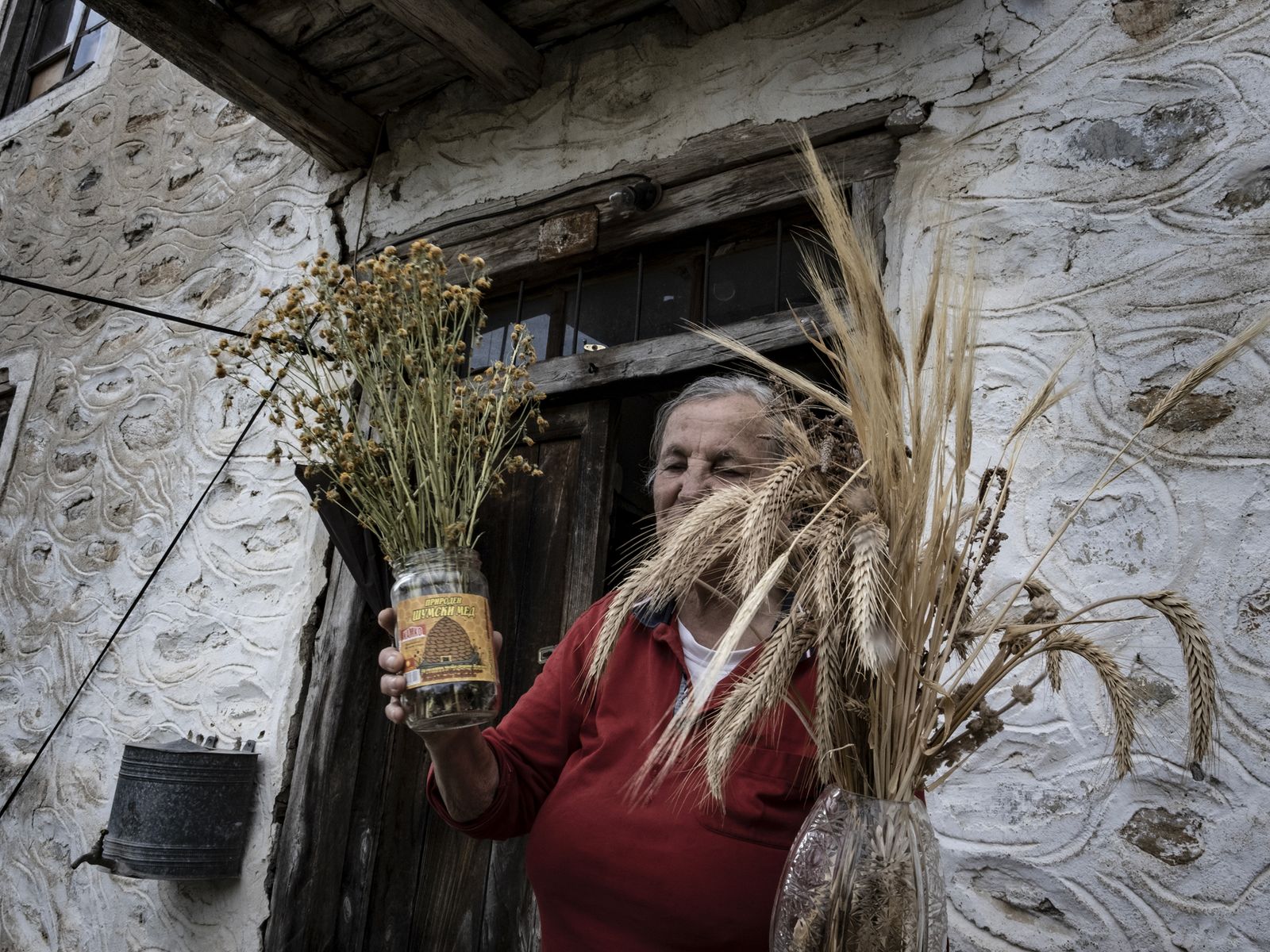 © Jana Hunterová - Dobrica, Zašle, Macedonia (13.8. 2022) Medicinal herbs are an important part of the life of people high in the mountains.