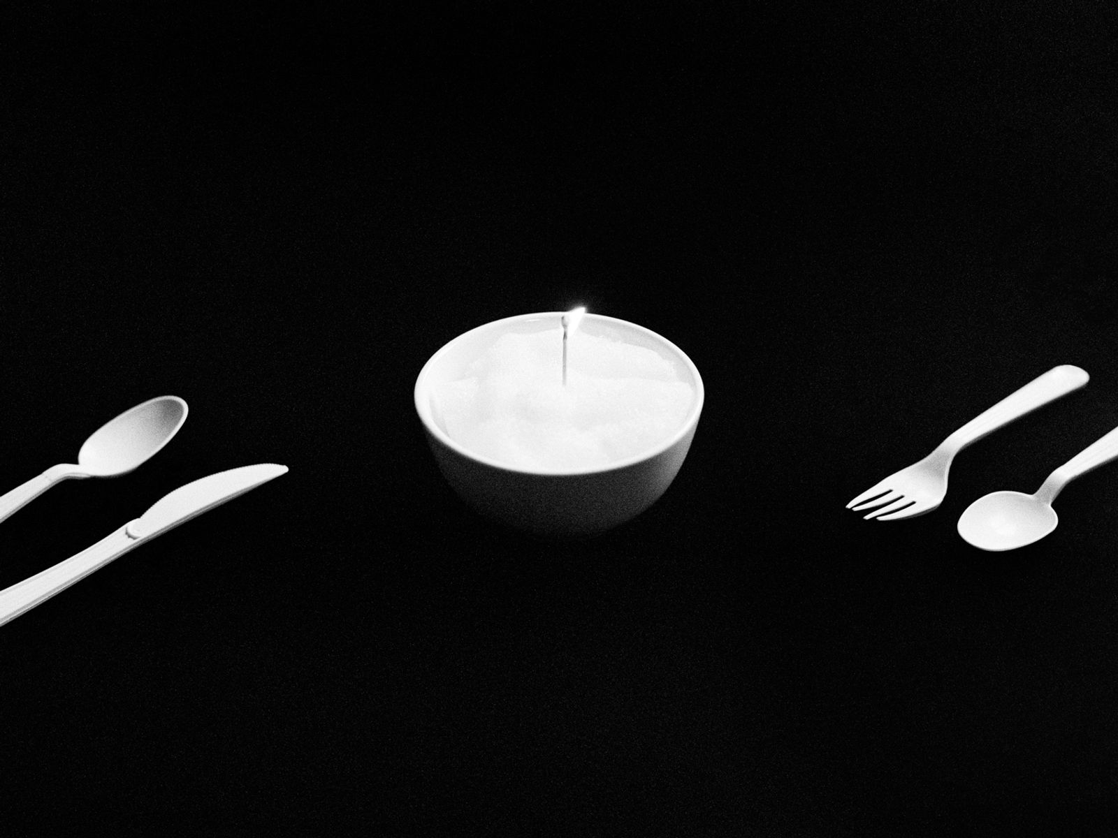 © Su Ji Lee - Meal For One, 2022, 20x16 inches, Archival pigment print