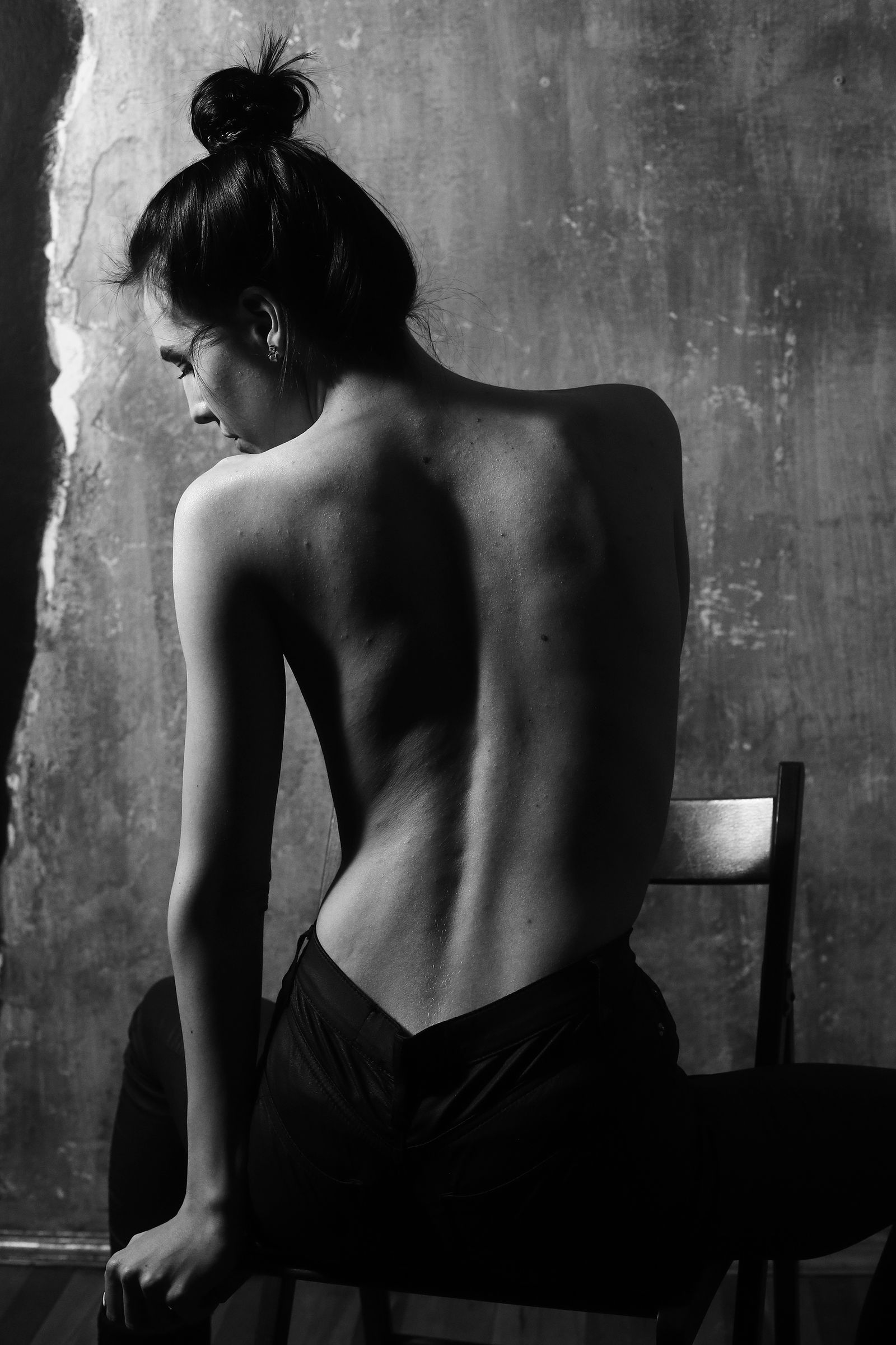 © Natasha Gor - Nastya. Portrait of a strong back