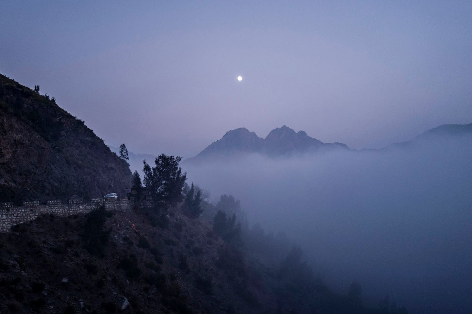 © Sarah Caron - Fog sets on the Malakand pass at the entrance of Malakand tribal agency. Khyber Pakhtunkhwa, Pakistan.