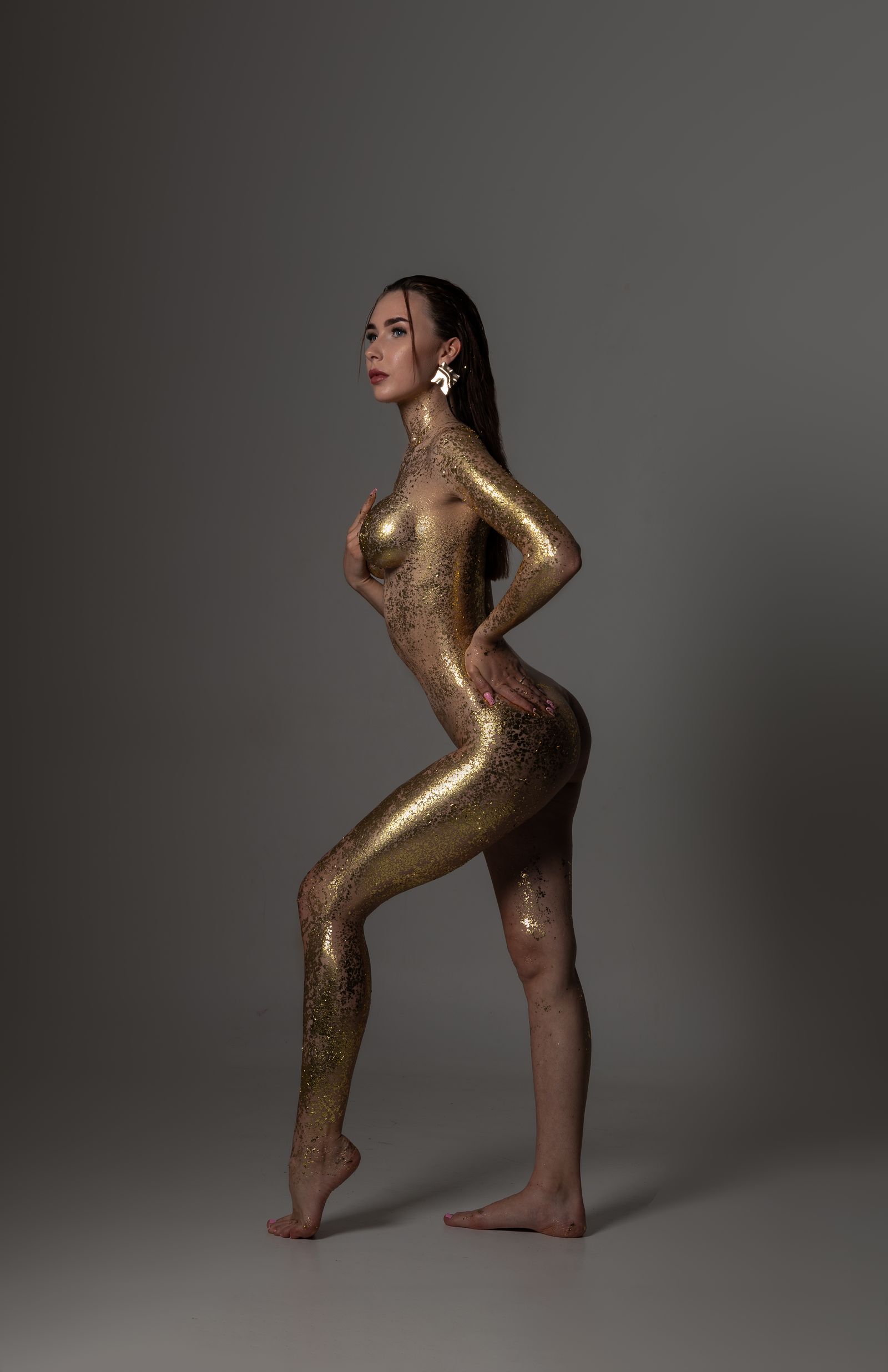 © Azimova - Image from the Aurum: Embodiment of Light photography project
