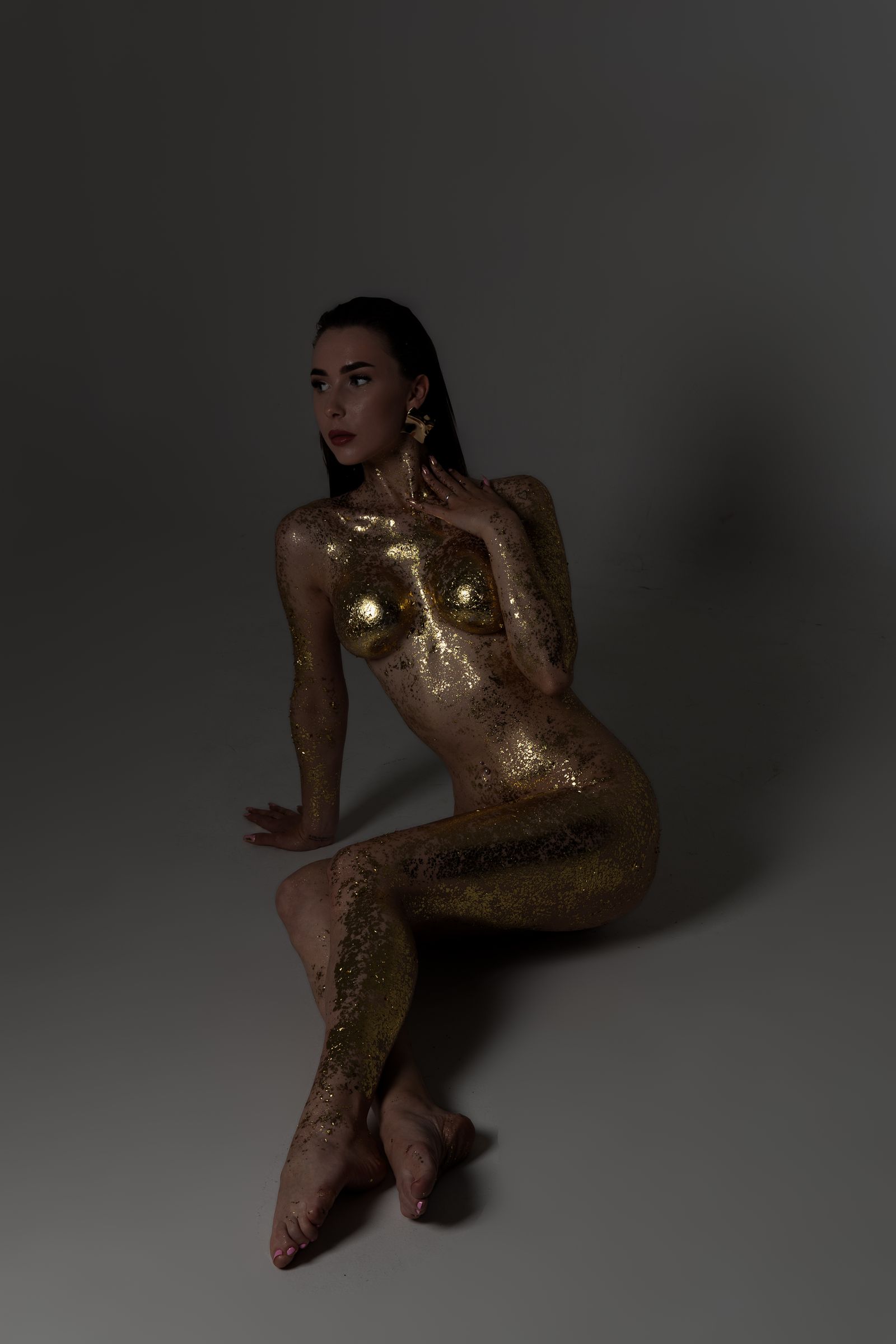 © Azimova - Image from the Aurum: Embodiment of Light photography project