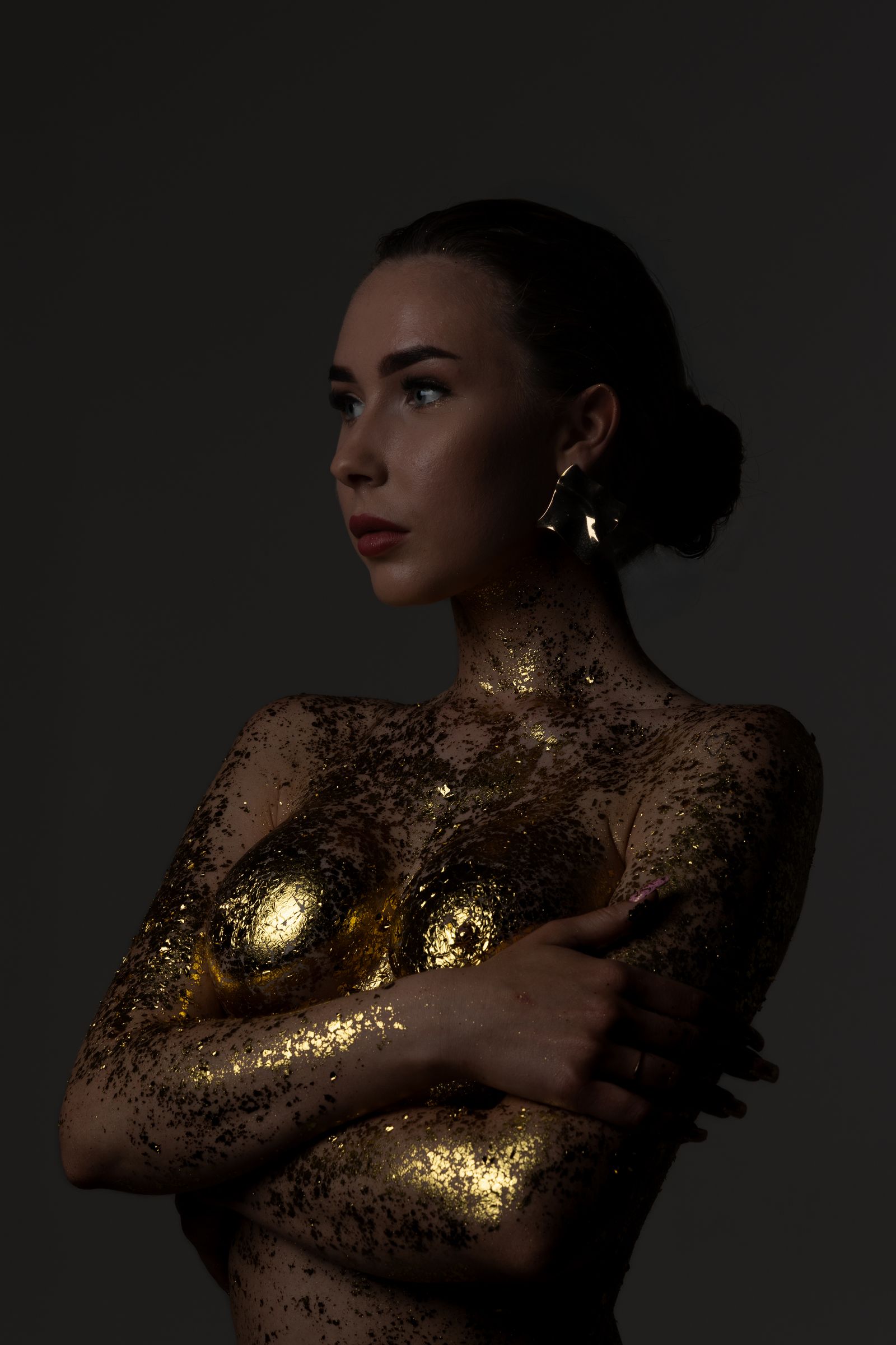 © Azimova - Image from the Aurum: Embodiment of Light photography project