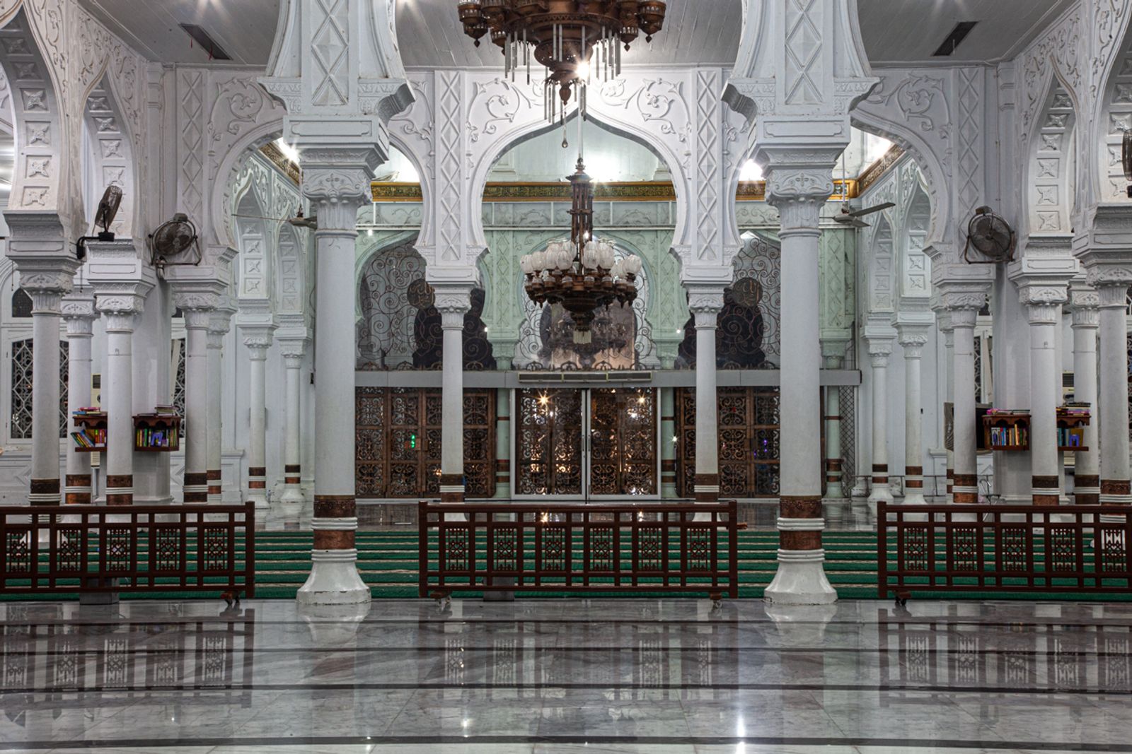 © András Polgár - 14. The empty Baiturrahman Mosque after the 26 December 2019 dzikr (a meditation to praise God) prayer.