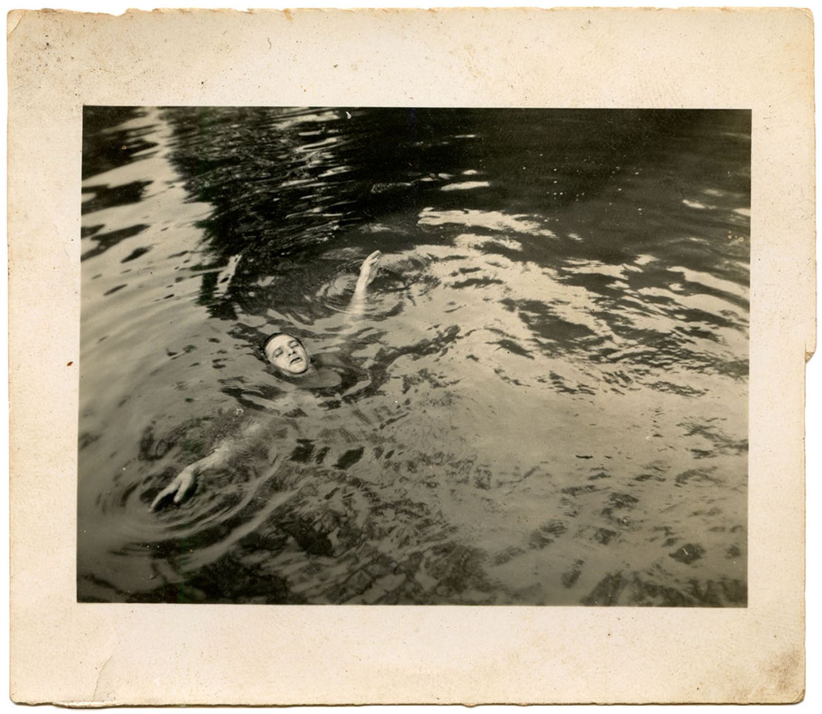 © Katarzyna and Marianne Wasowska - Enjoying a bath, picture from Tarnowski's archive, Misiones, Argentina.