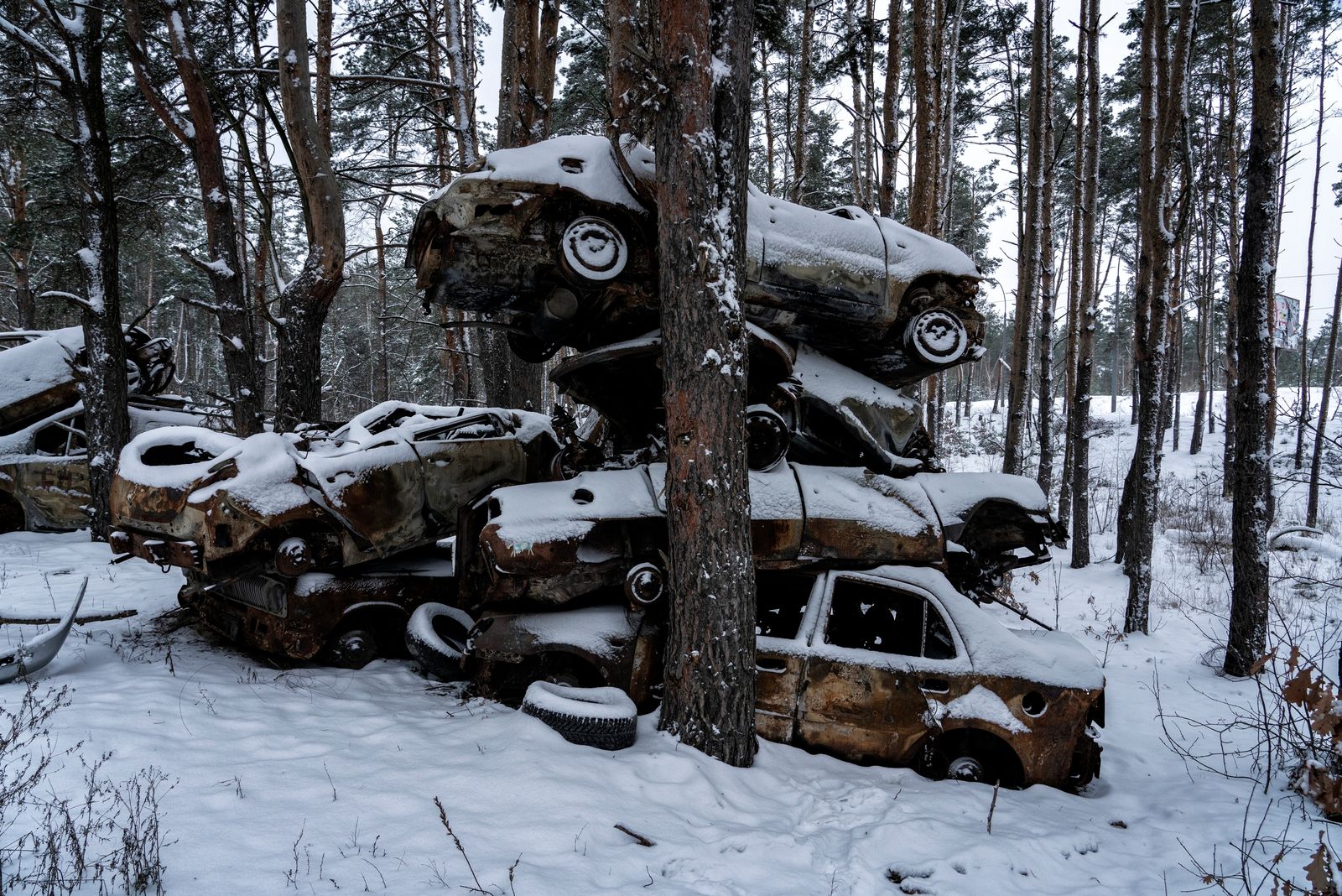 © Pierpaolo Mittica - Destroyed cars by the Russian shelling, Hostomel.