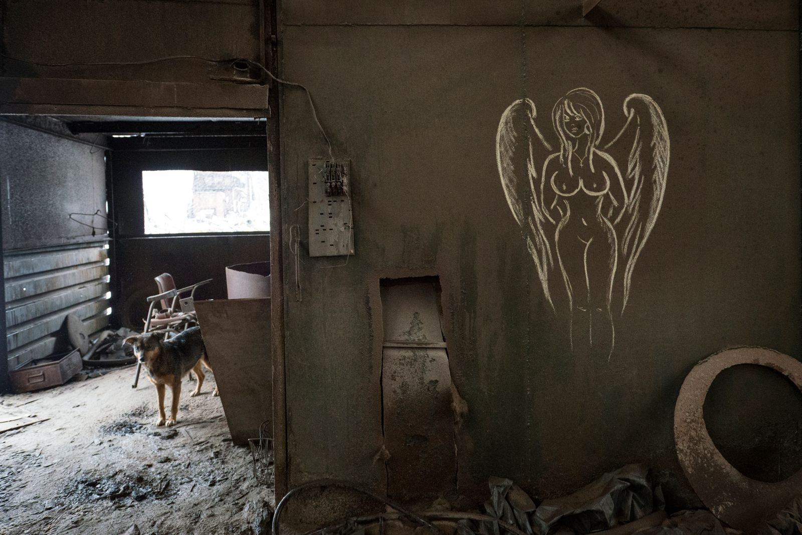 © Pierpaolo Mittica - a graffiti in the hangar where the radioactive scrap metals are recycled