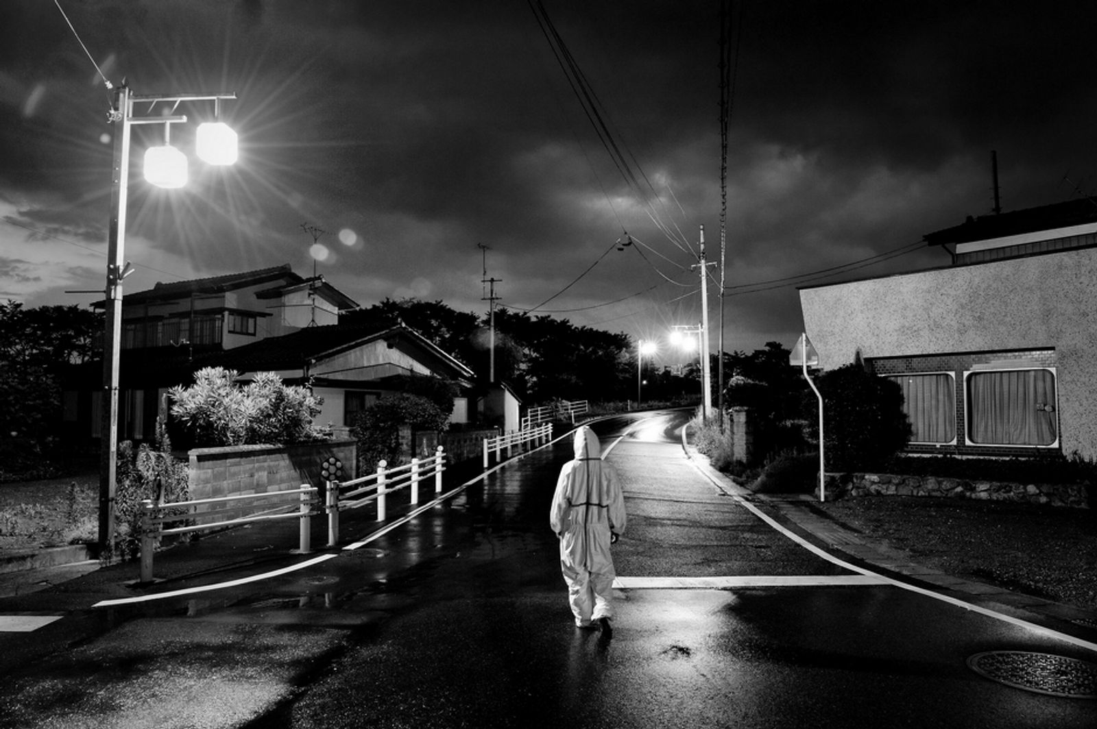 © Pierpaolo Mittica - During the night several animal activists enter illegally inside the Exclusion Zone to rescue pets and other animals.