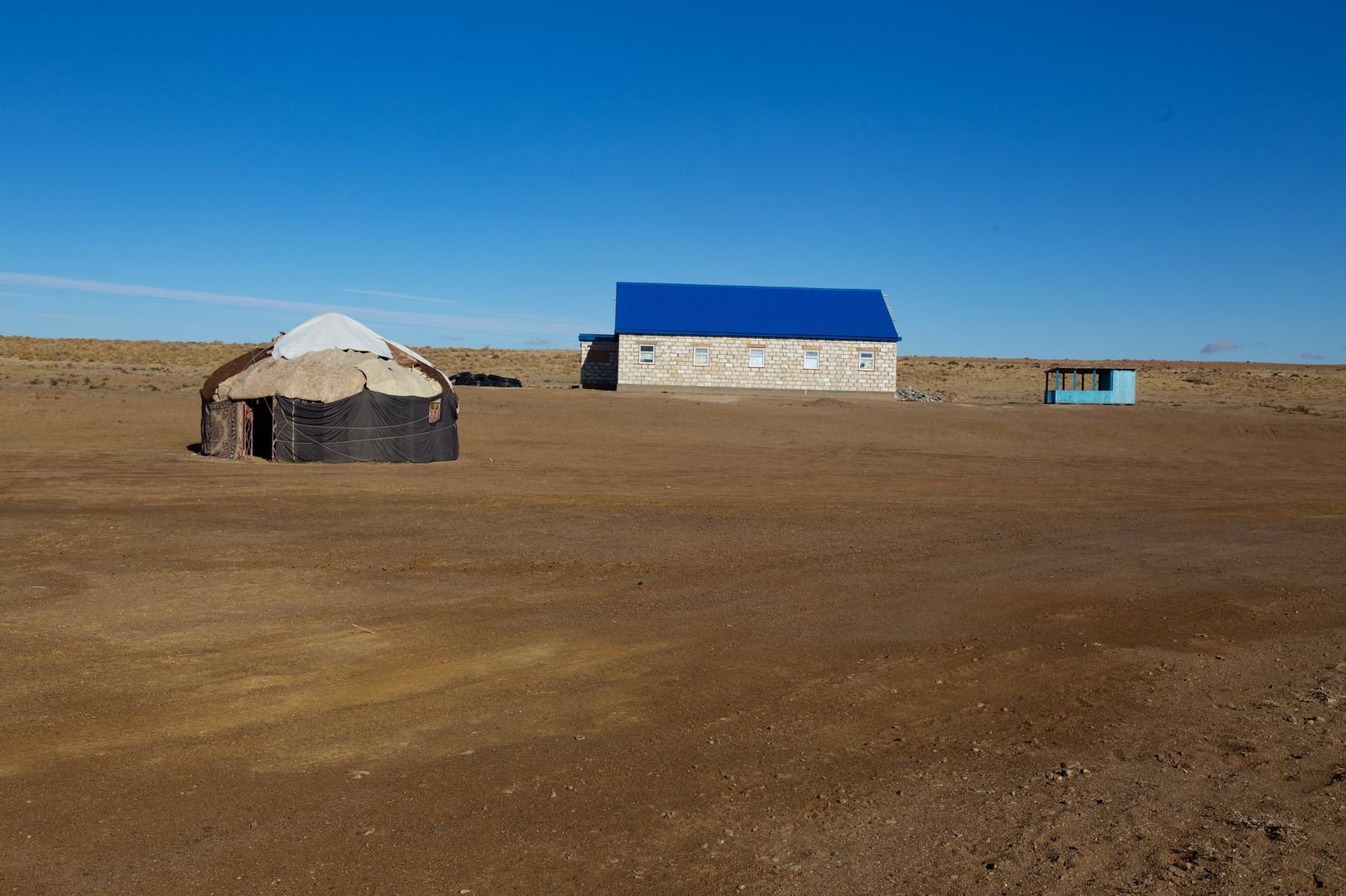 © Iulia Galushina - Tourist camp on the shore of the Aral Sea. Kazakhstan.