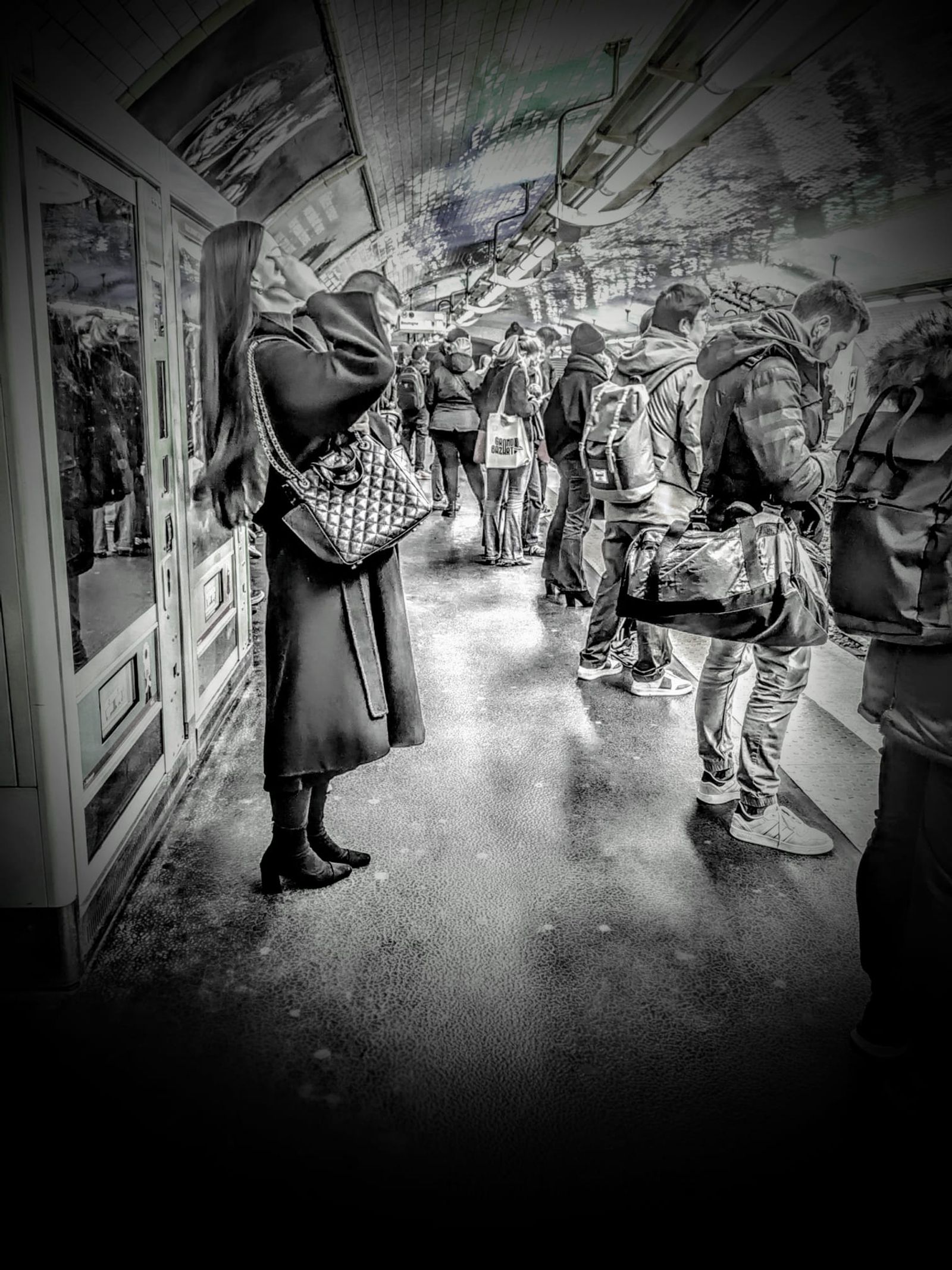 © Shakêd ADIV Ginsbourg Aviezer - Time at the metro. 60/40 cm on canvas