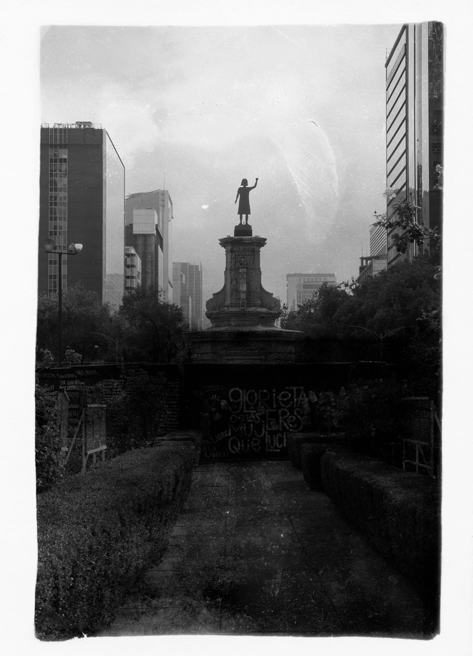 © Lisa Gervassi - Roundabout of the Women who Fight, in Mexico City.