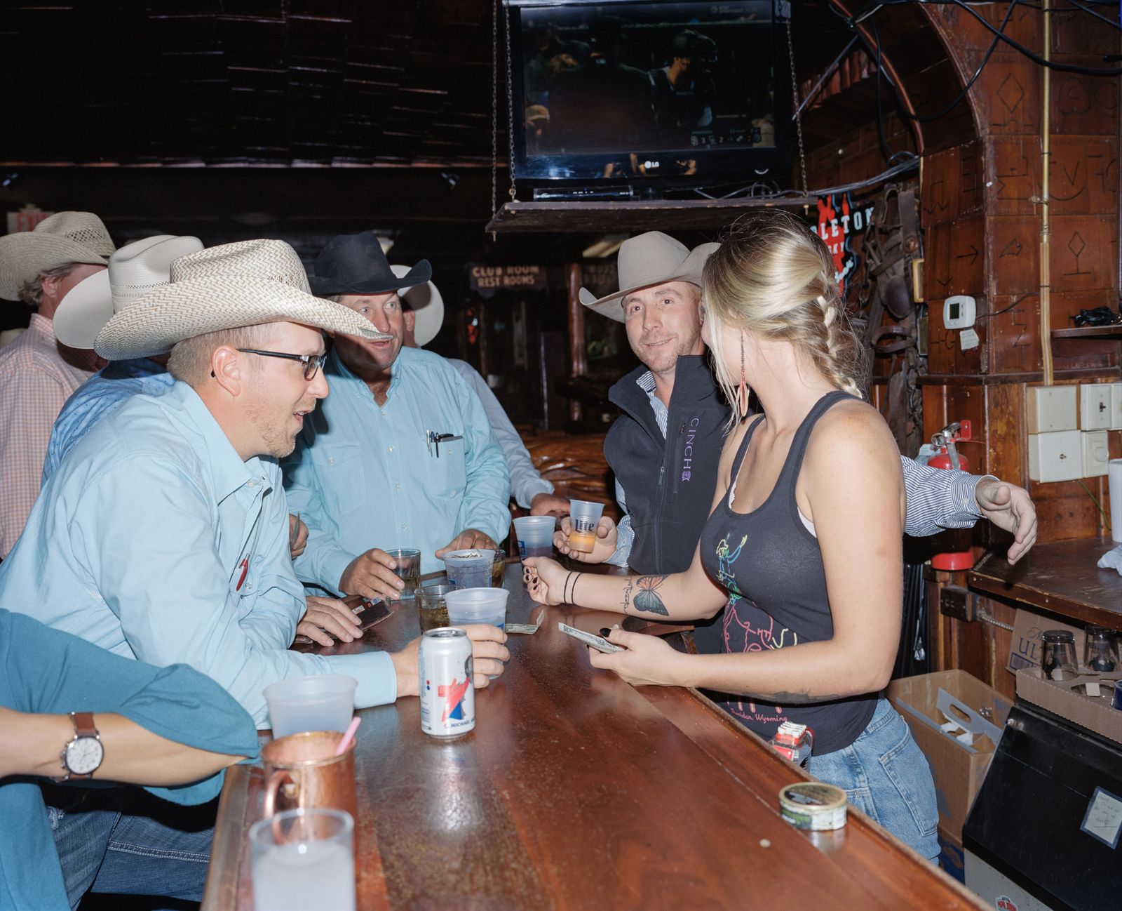 © Viktor Hübner - The Mint Bar in Sheridan, WY / 2018