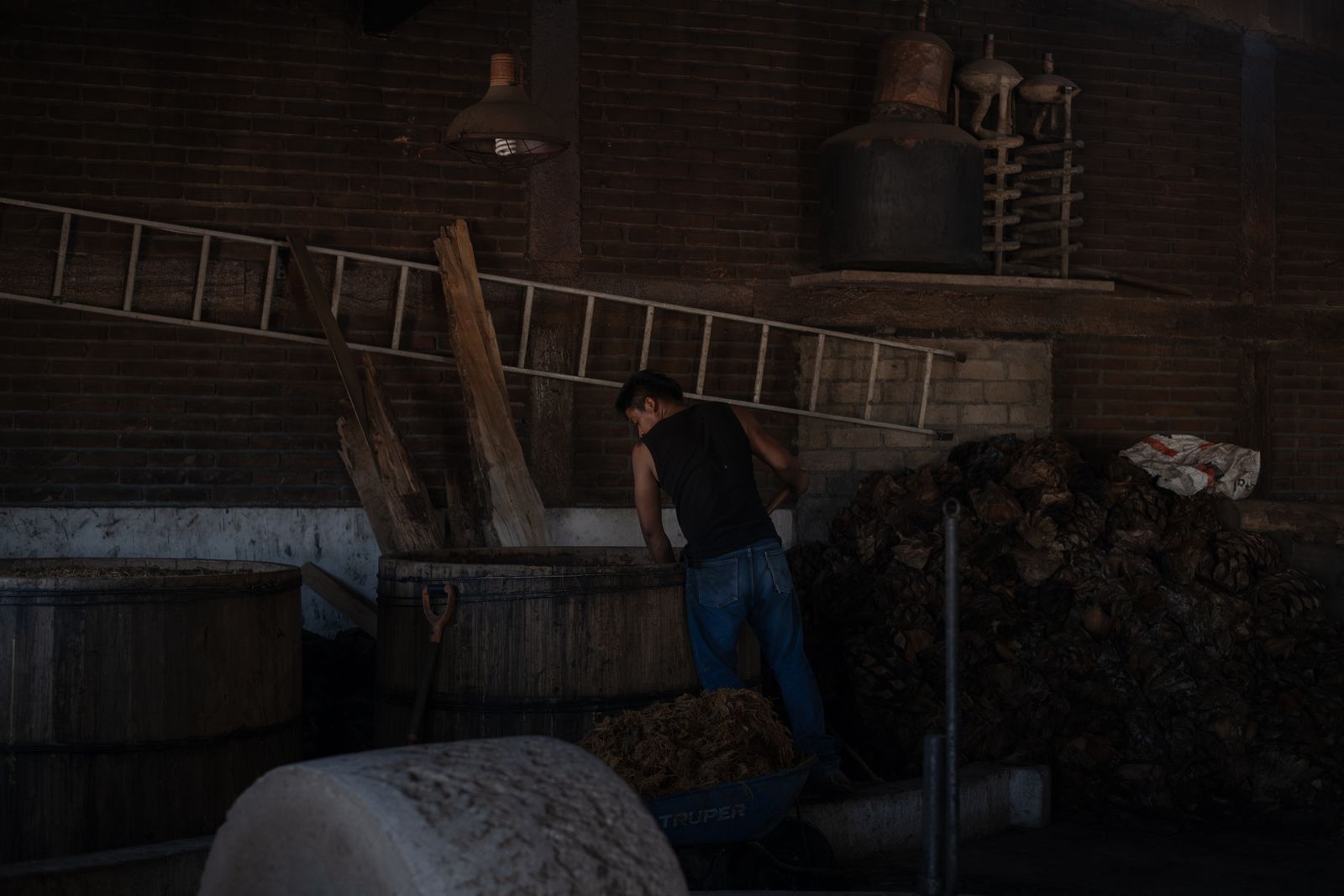 © Frédérique Gélinas - Image from the Under Mezcal Influence photography project
