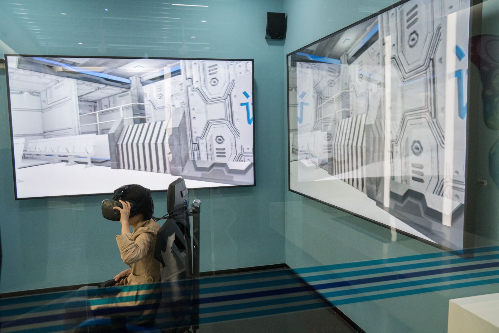 © Nigel Dickinson - Image from the CHINA Big Brother photography project