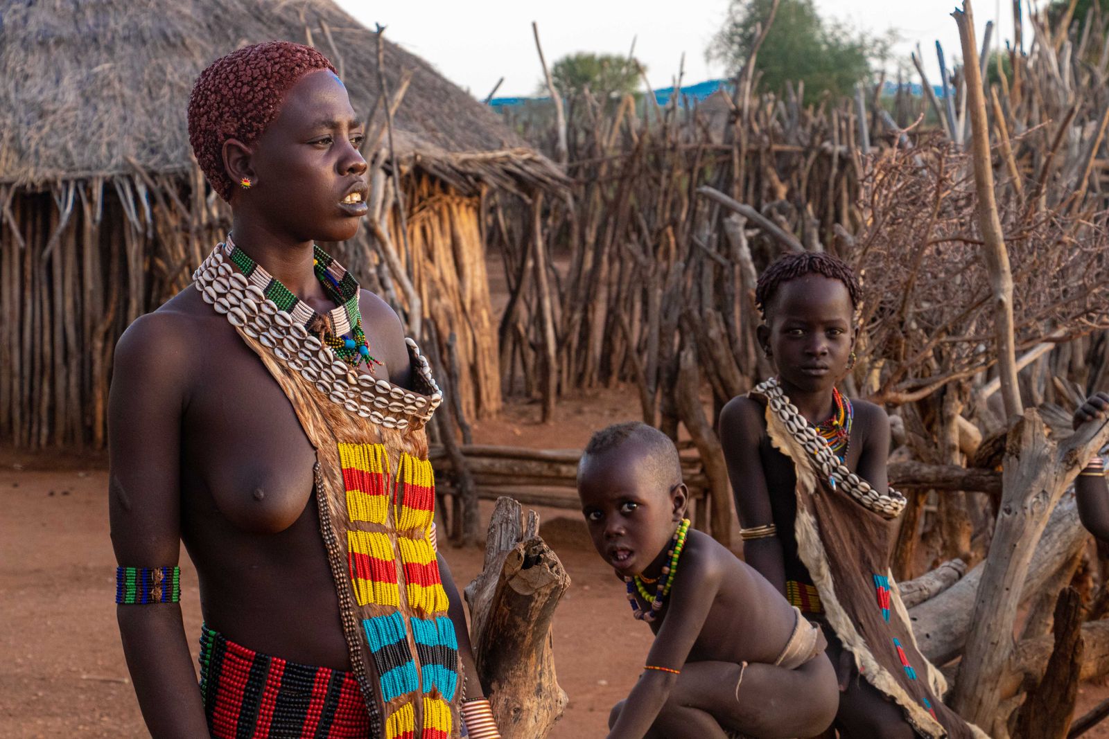 © Nwando Ebeledike - A mother and her children in the Hamar tribe, Omo Valley, Ethiopia