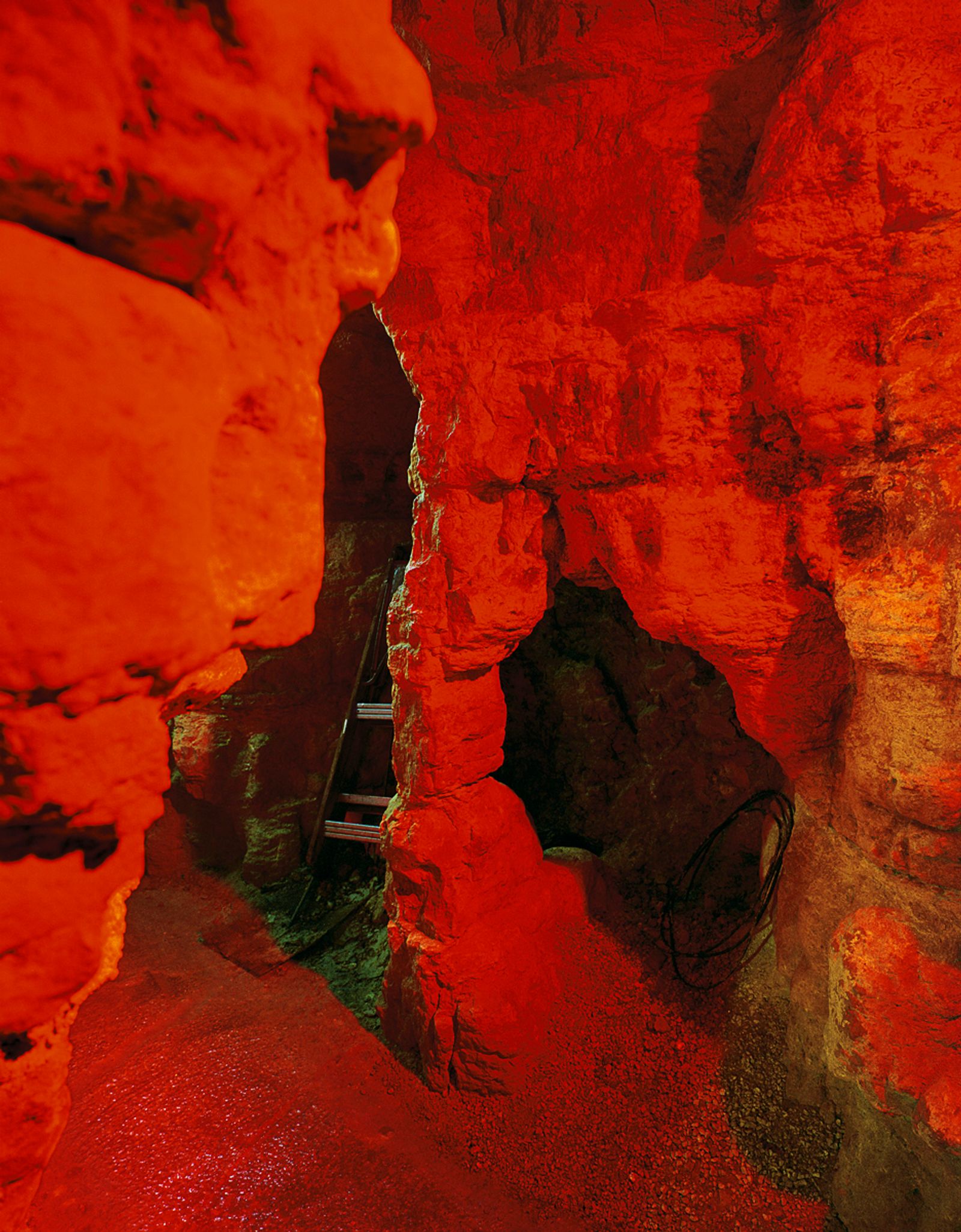 © Austin Irving - Red Arches, Crystal Lake Cave, Dubuque, Iowa, USA, 2020