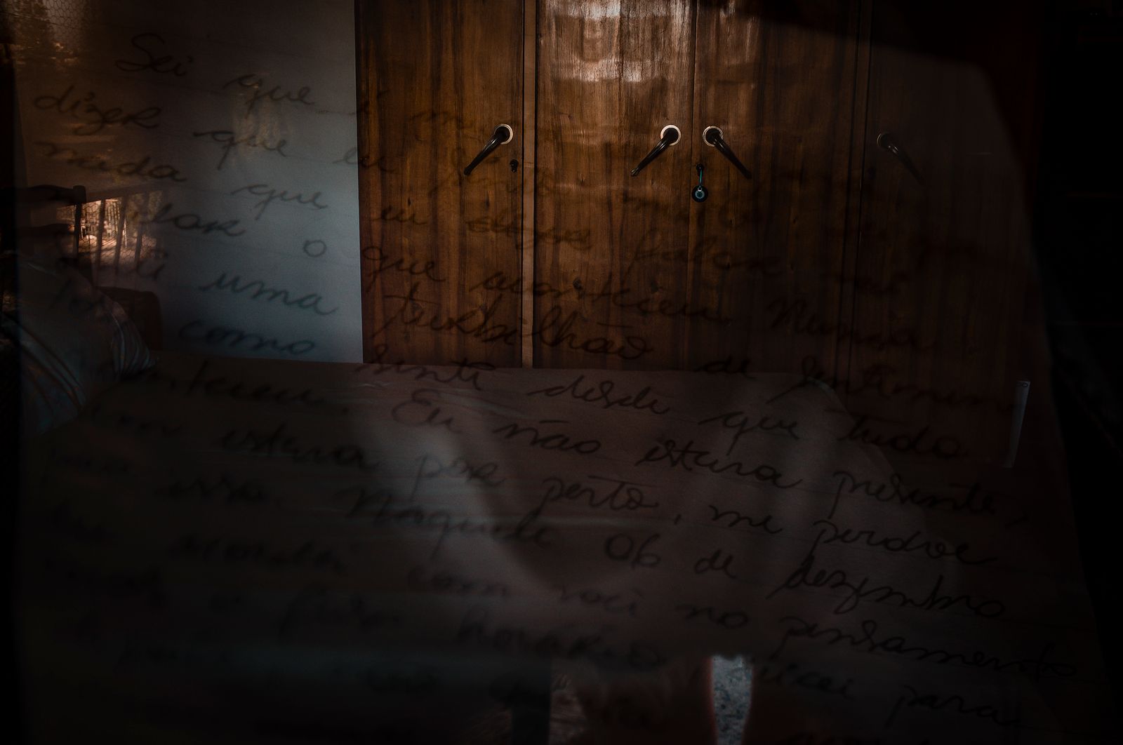 © Alinne Rezende - Image from the The last letter: what remains behind photography project