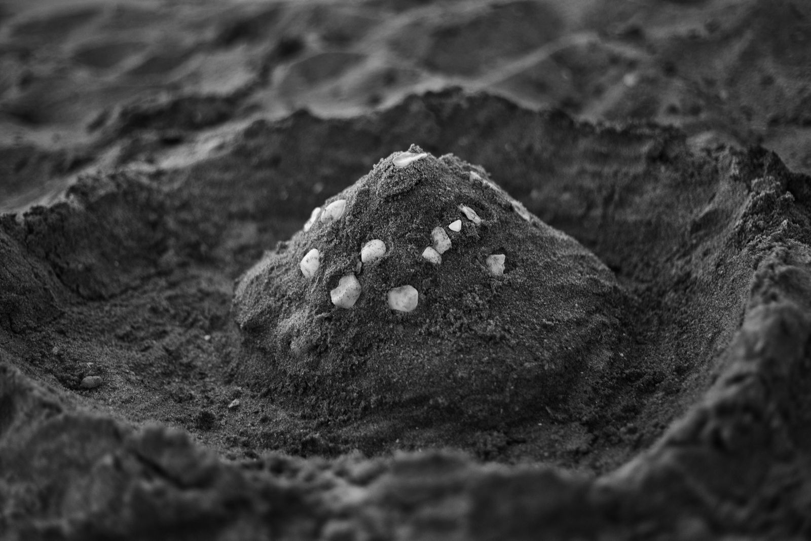 © Valda Nogueira - A sand castle found at the Cardo Beach.