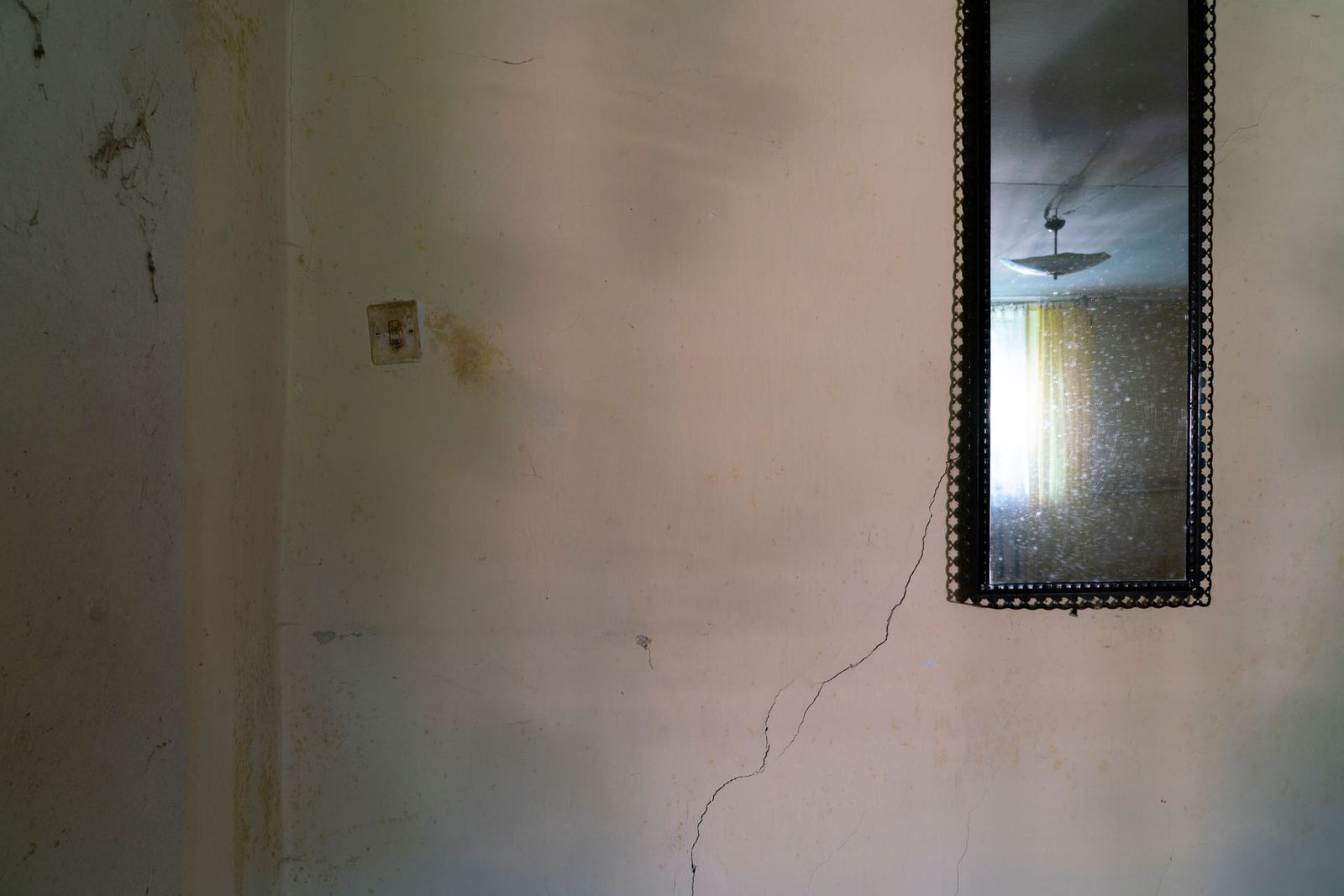 © Małgorzata Smieszek - Image from the Home photography project