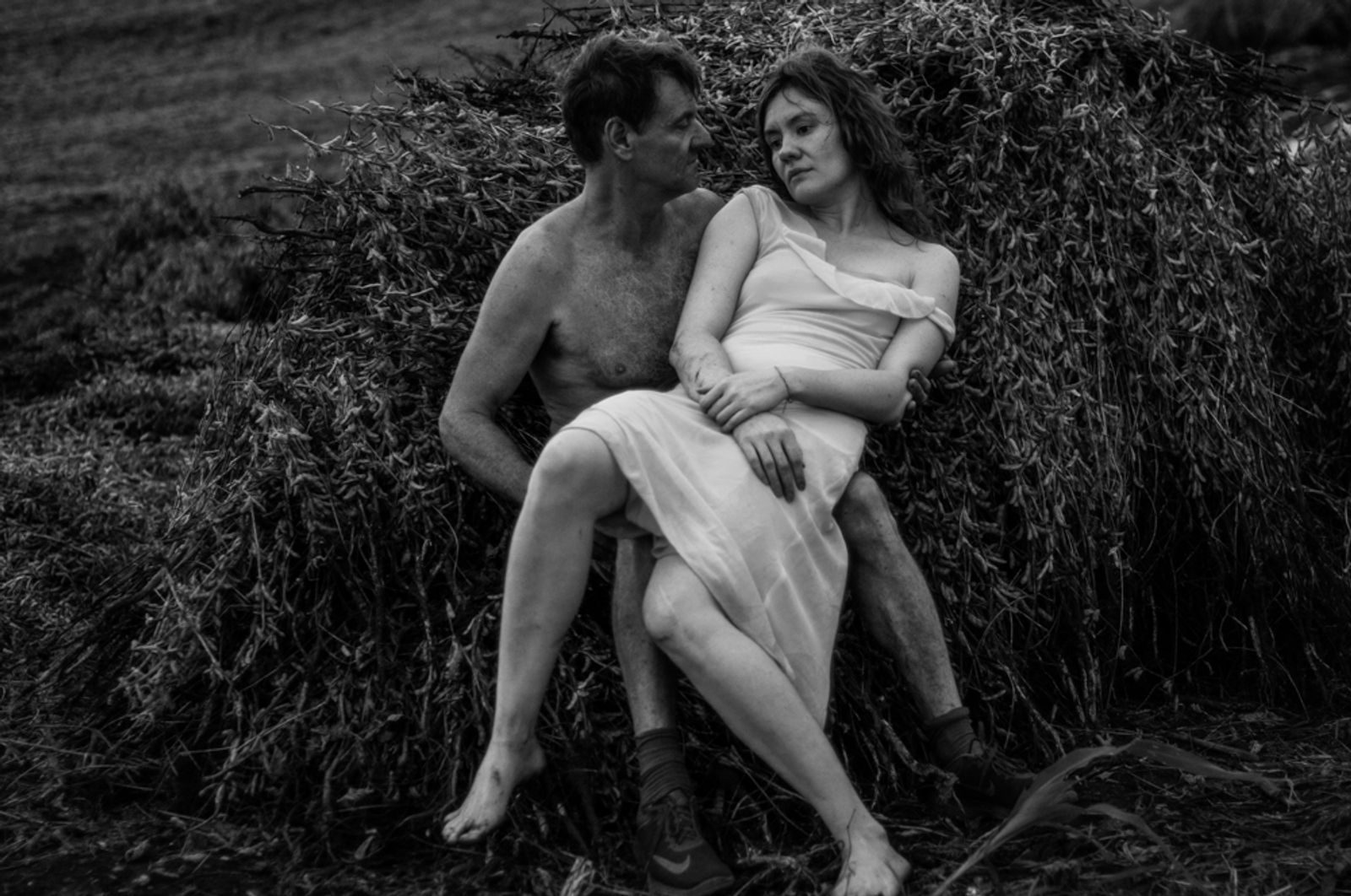 © Luiza Kons - They’re going to take off your clothes and turn yourself inside out.