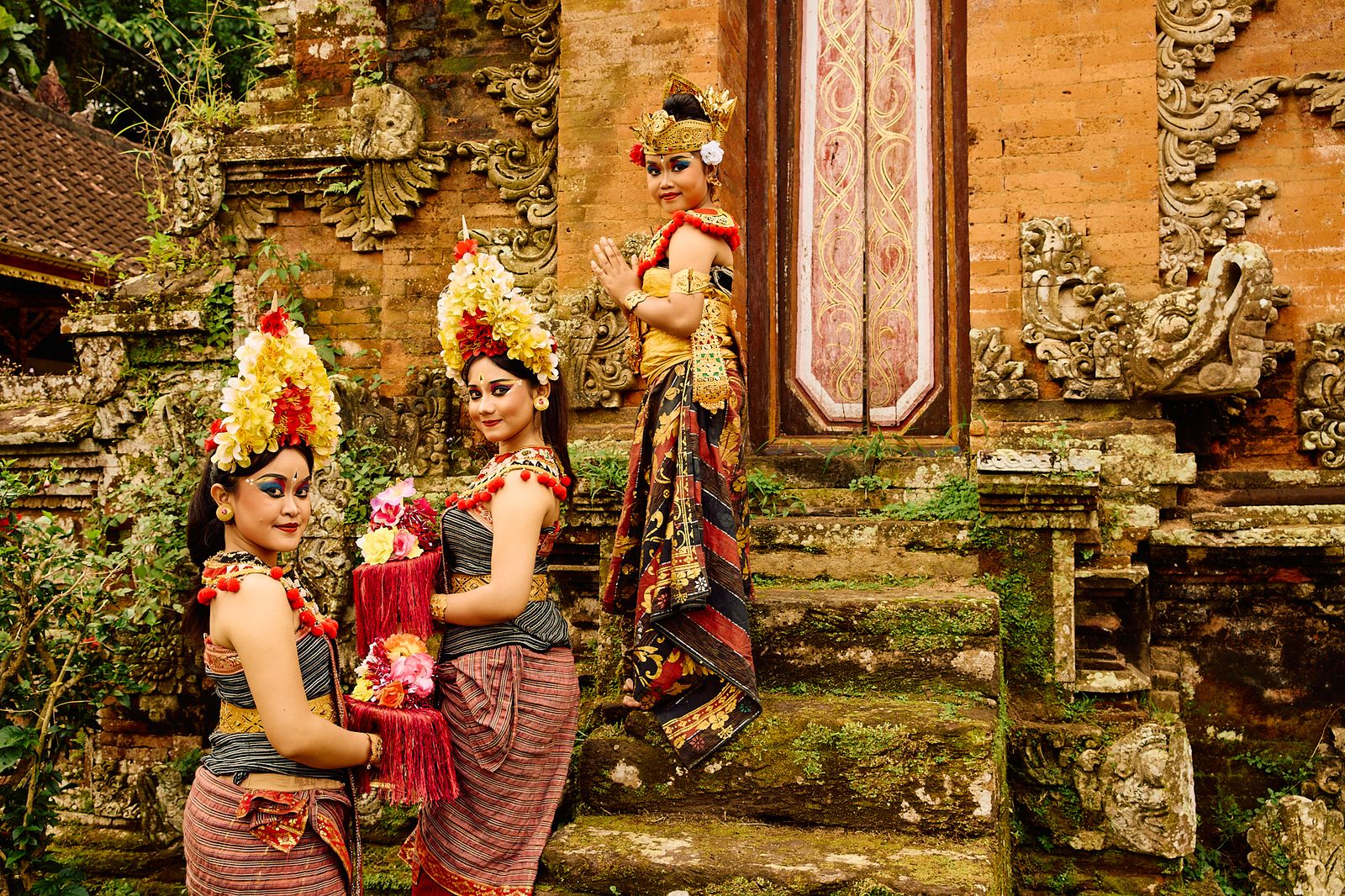 © Maxine Balchus - Image from the The Women who keep Bali breathing photography project