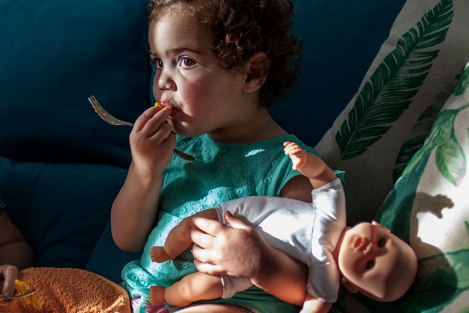 © Séverine Sajous - Zelie and her doll. The idea of ​​motherhood and its role at the societal level has been instilled since childhood