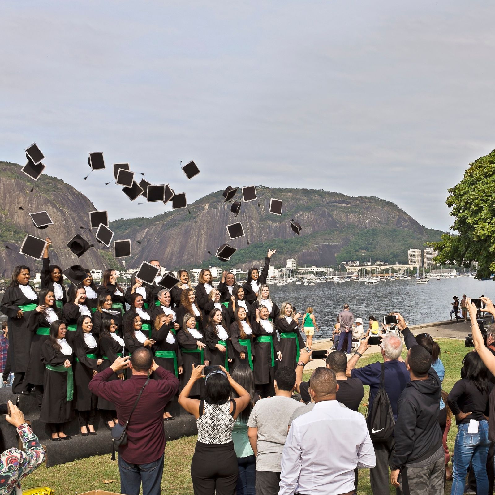 © Lara Ciarabellini - Rio de Janeiro (Brazil) – Graduation souvenir picture in front of the Sugar Loaf.