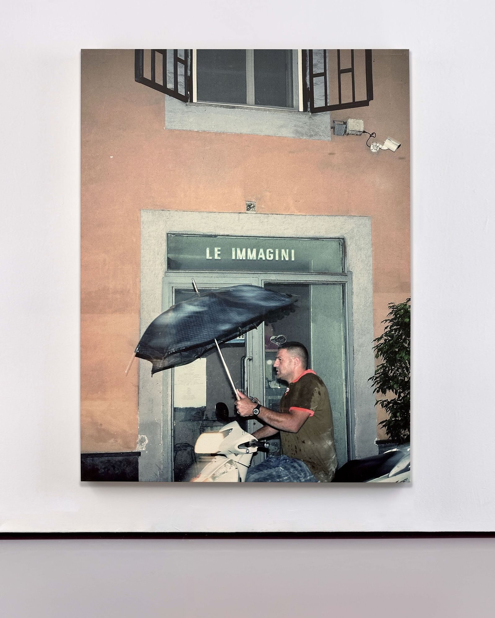 © Luca Massaro - Le Immagini, Napoli - Latex on unprimed linen canvas 180x125x5cm