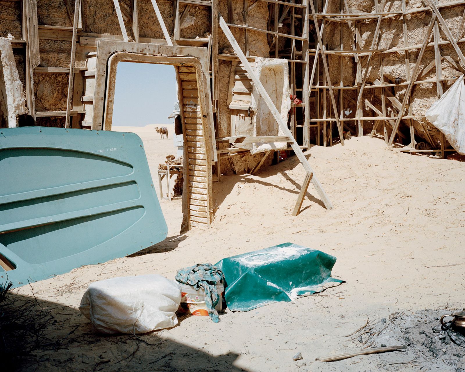 © Miriam Stanke - Behind the scenes, bread baking and tea preparations for tourists, Ong Jmel