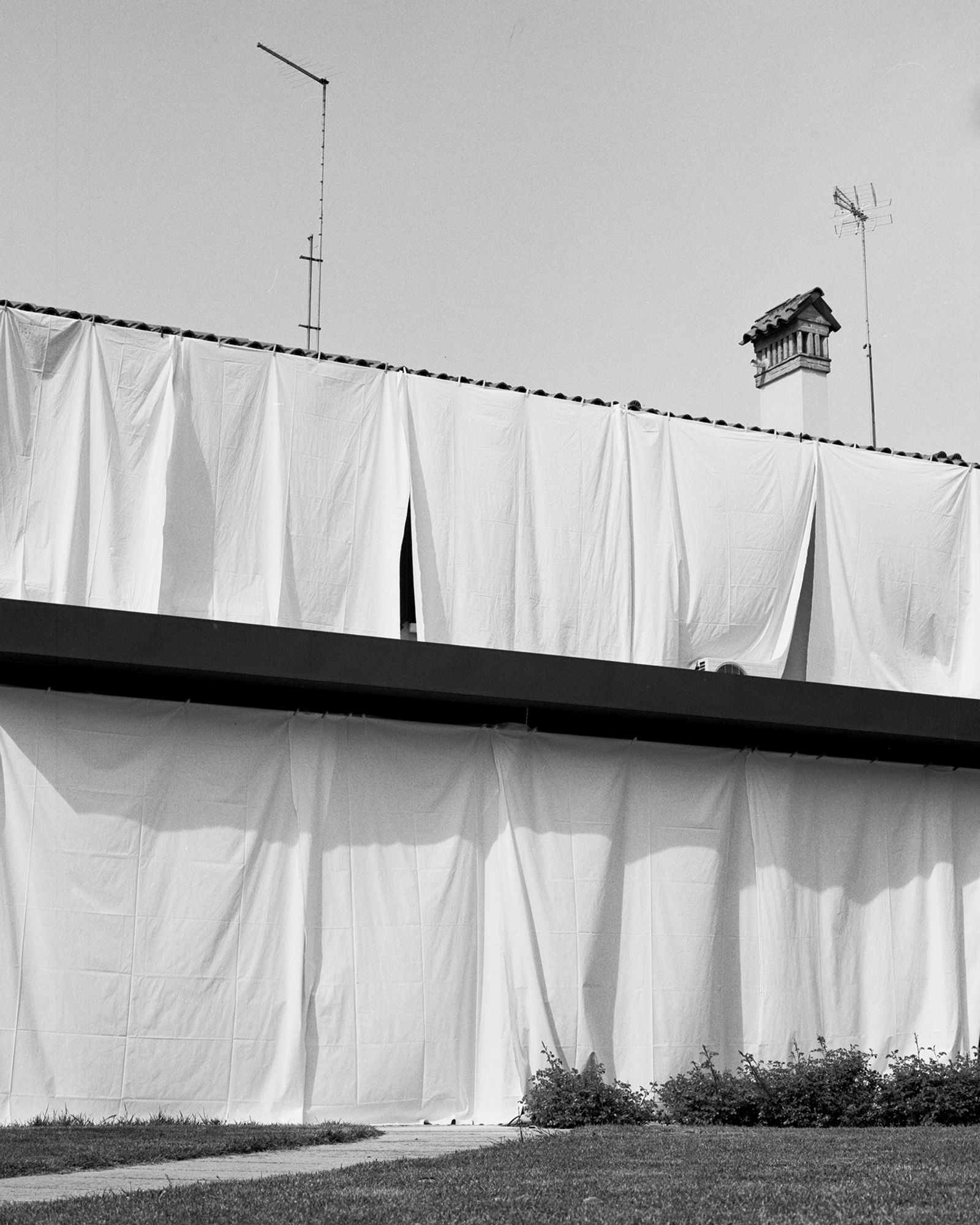 © Eleonora Agostini - An Attempt of Hiding A House, 2020