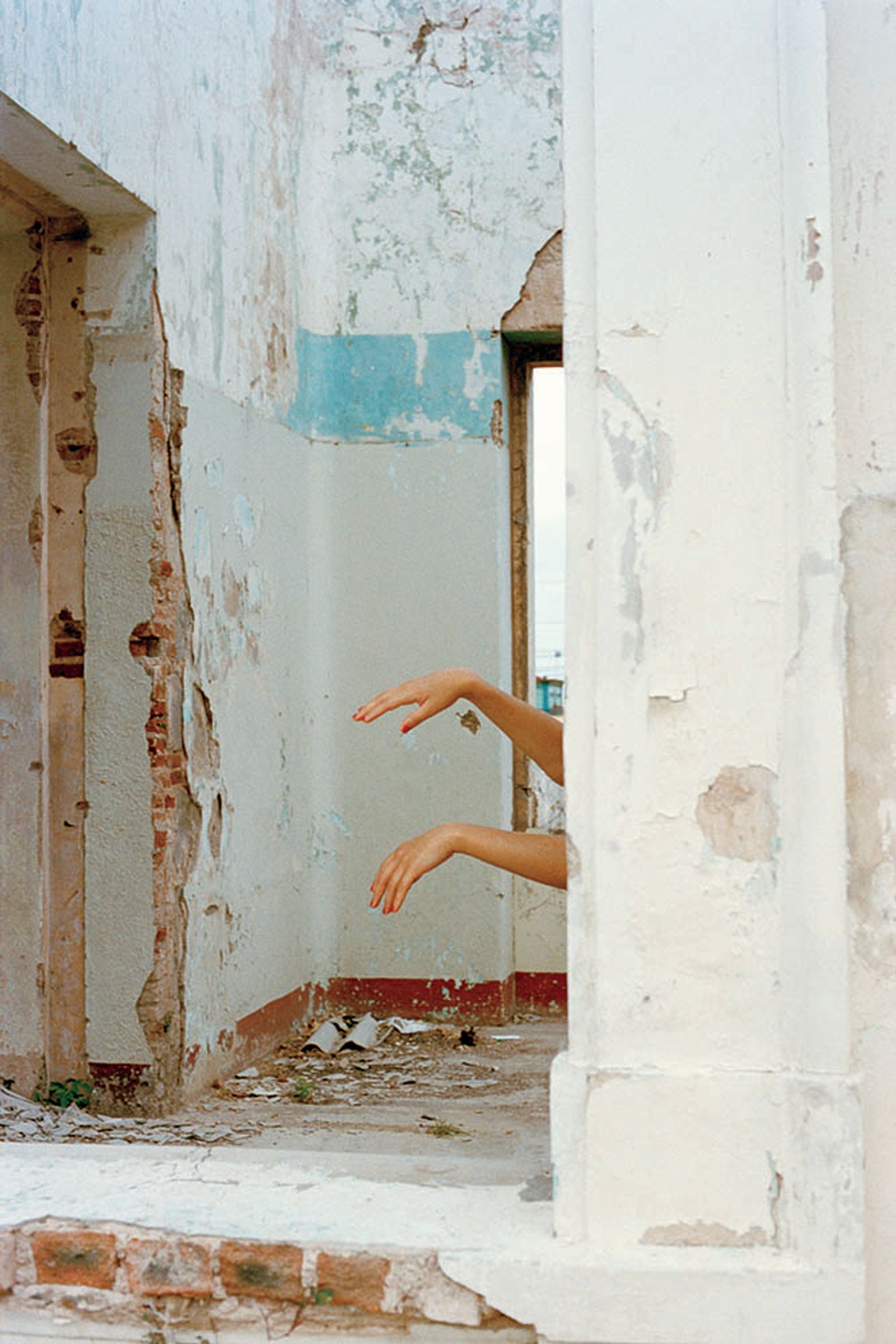 © Veronica Puche - Image from the Such as my great uncle, eaten by a shark photography project