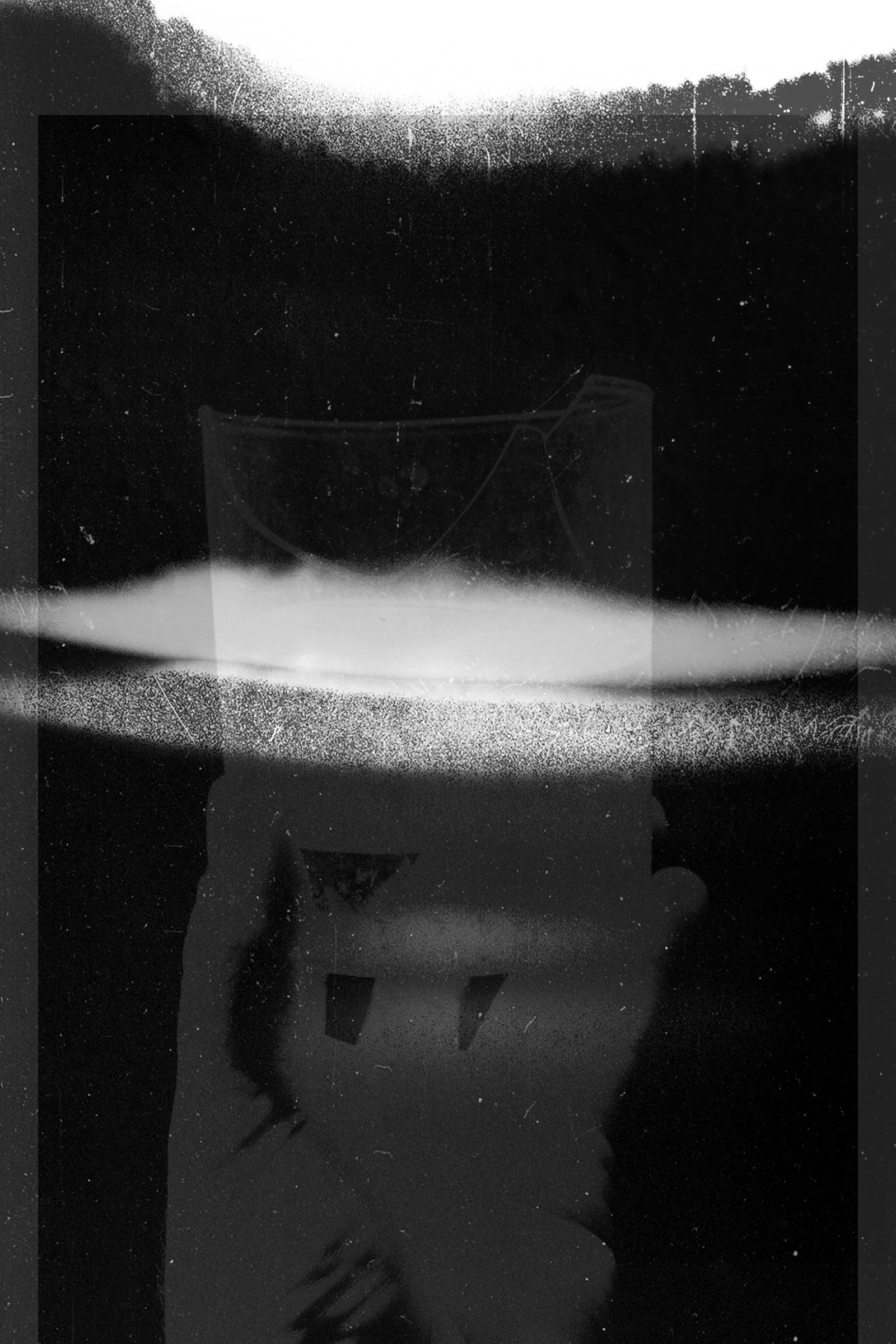 © Freisy González Portales - Image from the The sea of ​​oblivion - El mar del olvido photography project