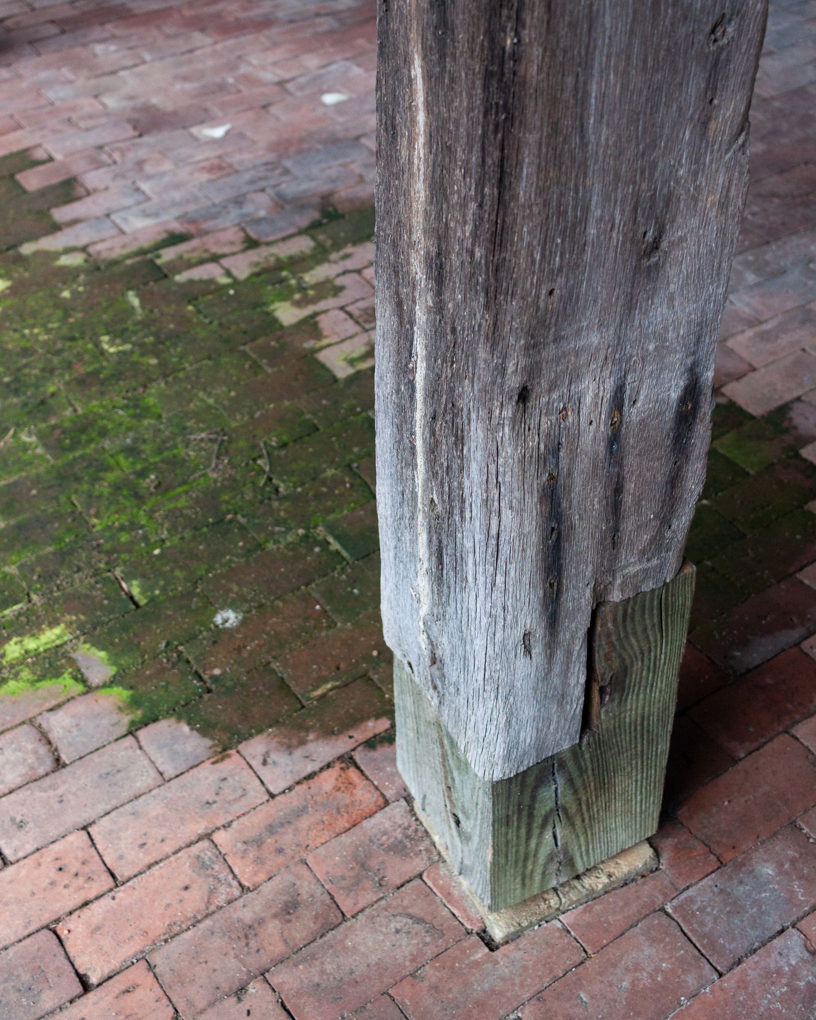 © Becci Davis - Old Slave Market on Broad Street in Louisville.