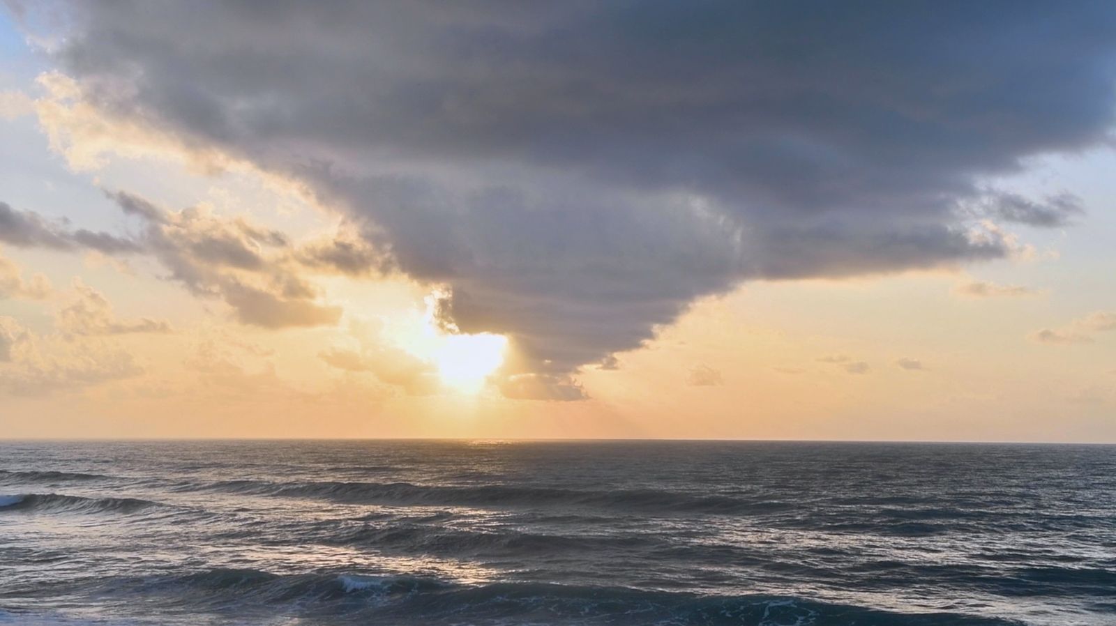 © Martin Toft - Atlantic Ocean. Northeast Brazil. (filmstill)