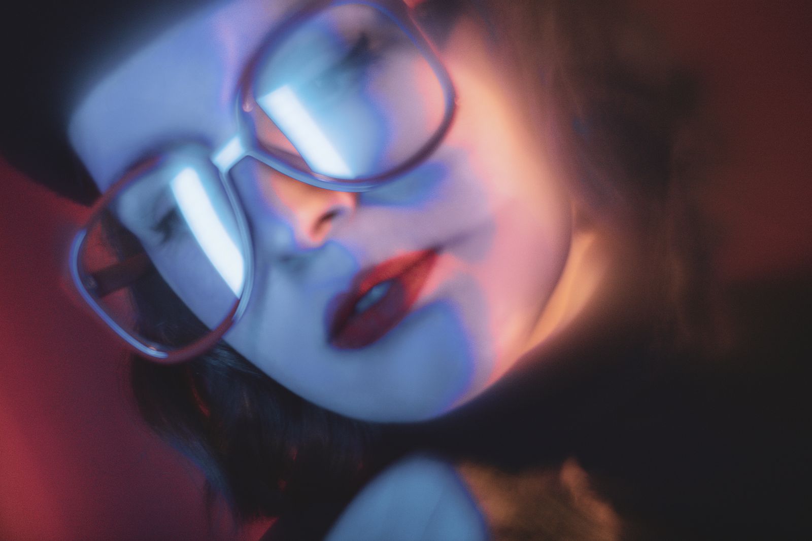 © Ksenia Shupenya - Blurred Glasses