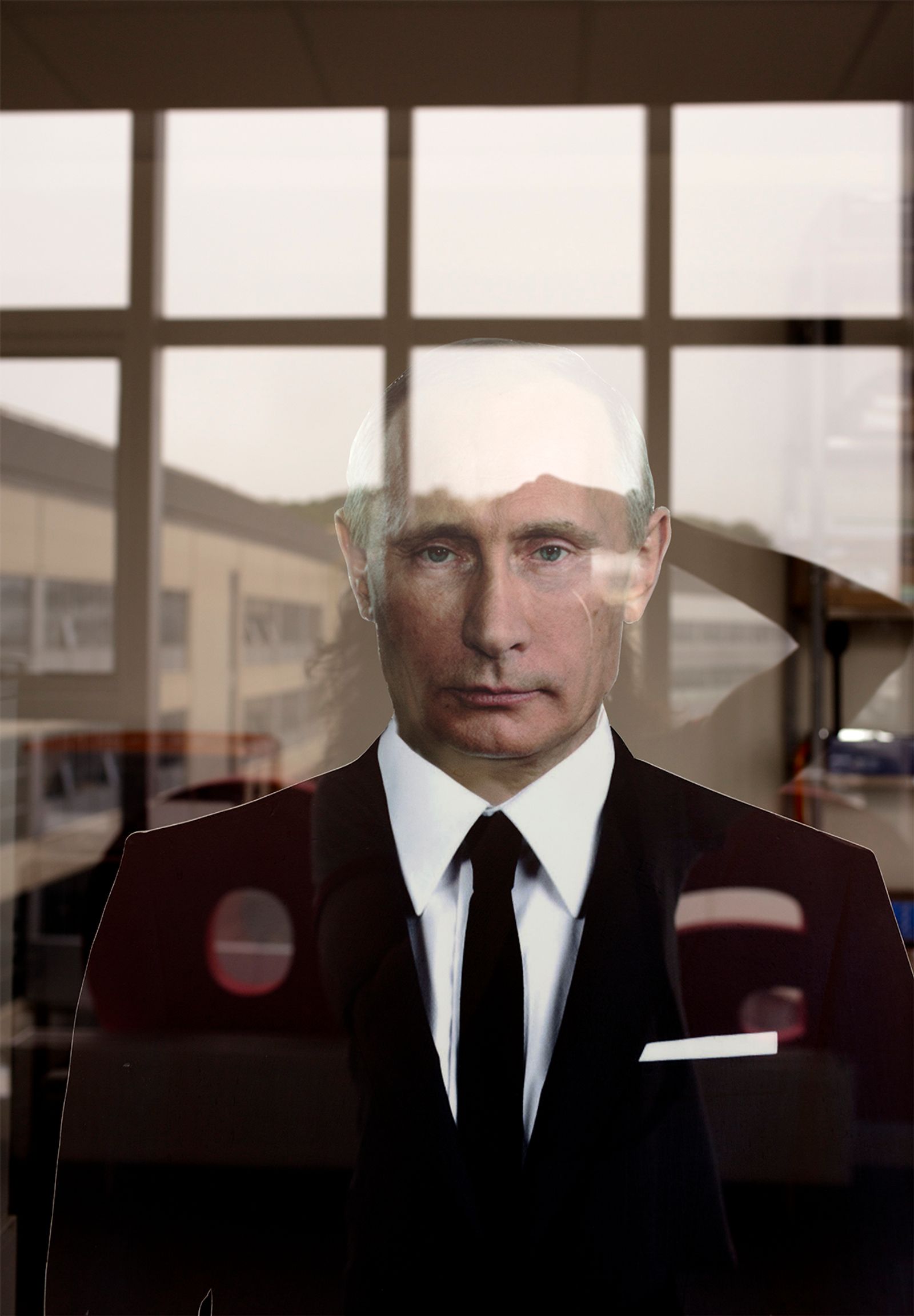 © Victoria Crayhon - Flat Putin, Vladivostok RF 2018 30 x 44 inch archival pigment print