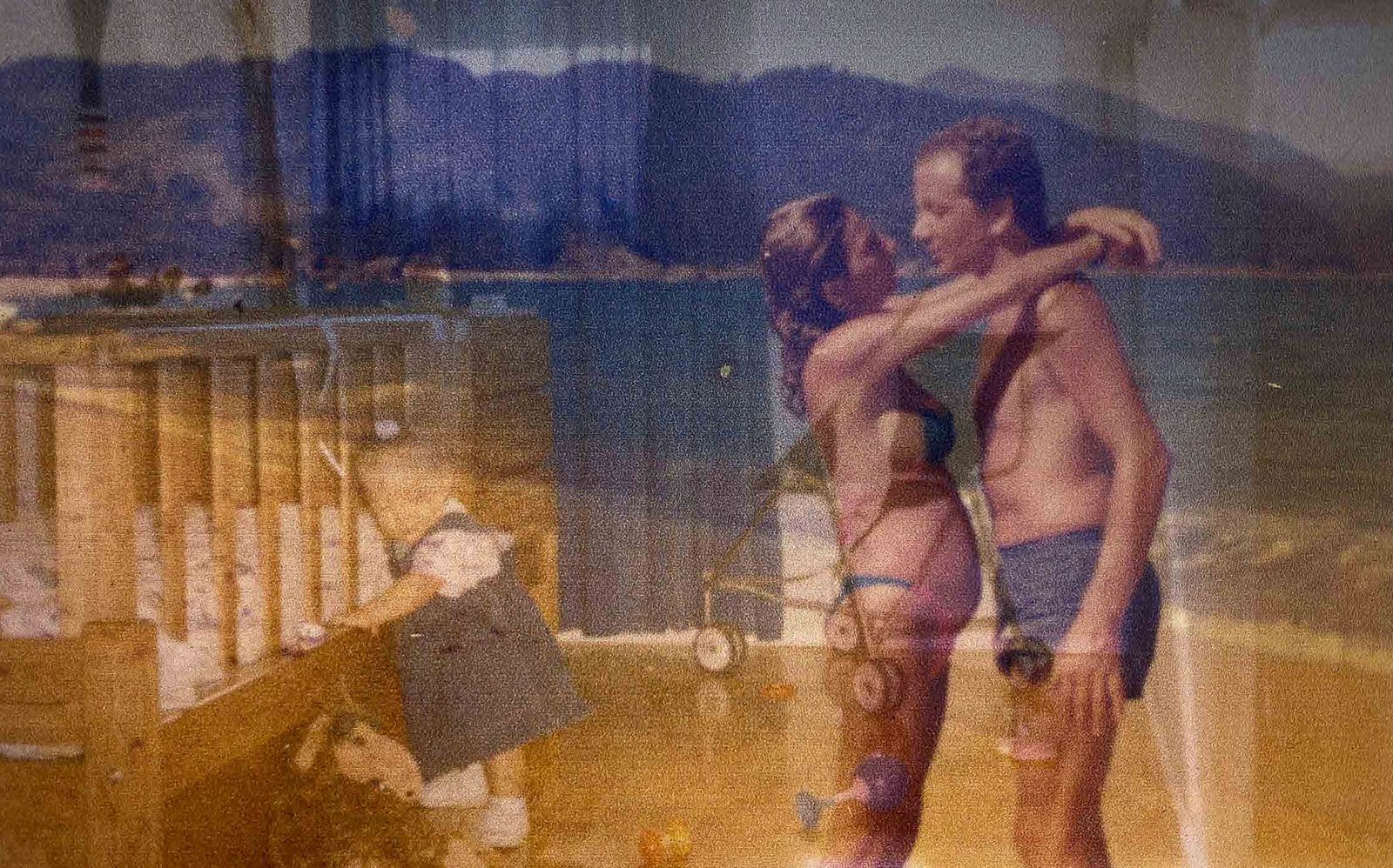 © Nola Minolfi - Image from the Momentáneamente Para Siempre photography project