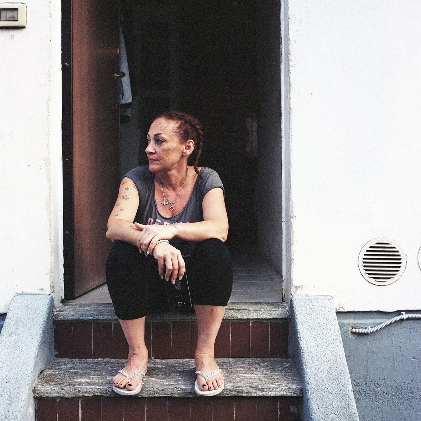 © Chiara Fossati - Veronica, Noris's mother, on her front door