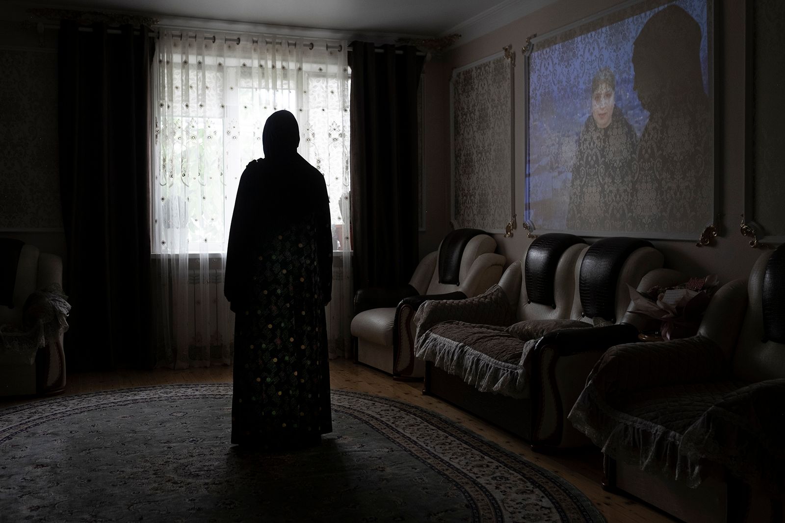 © Sergei Stroitelev - Image from the The Strongest Bond photography project