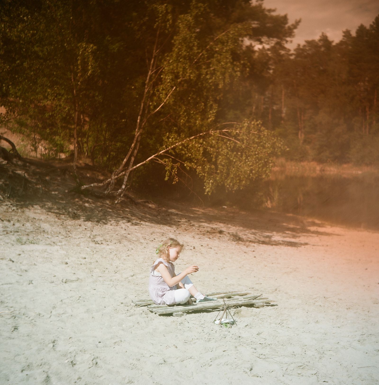 © Laura Pannack - Image from the Chapter 2- Tales from The Dübener Heide photography project